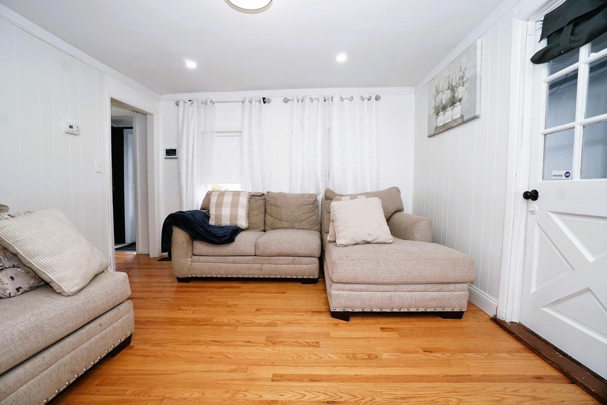 Single Family Residence at 12 Bailey St, Lynn MA 01904, Lynn, photo 6 of 42