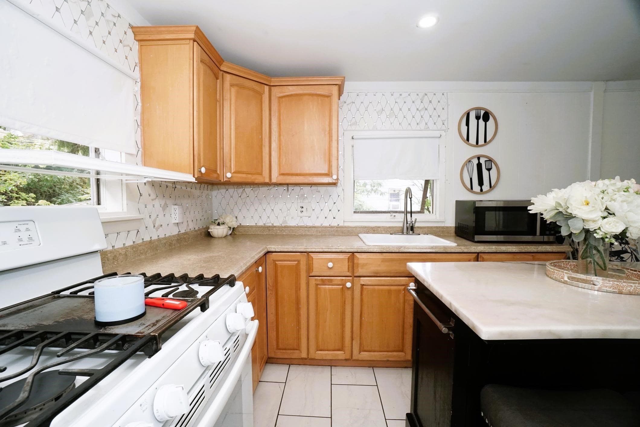 Single Family Residence at 12 Bailey St, Lynn MA 01904, Lynn, photo 13 of 42