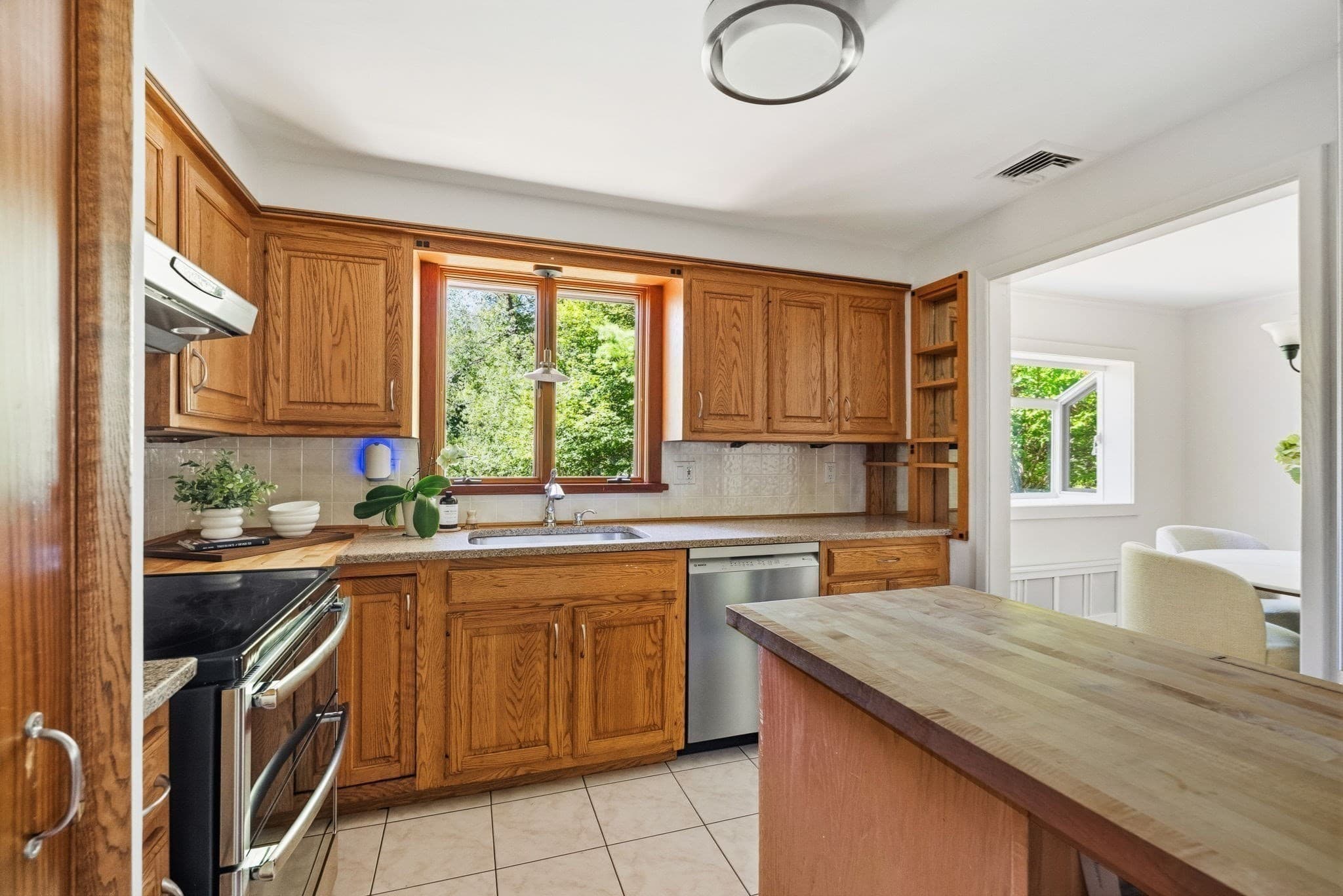 Single Family Residence at 126 Lexington Road, Lincoln MA 01773, Lincoln, photo 5 of 24