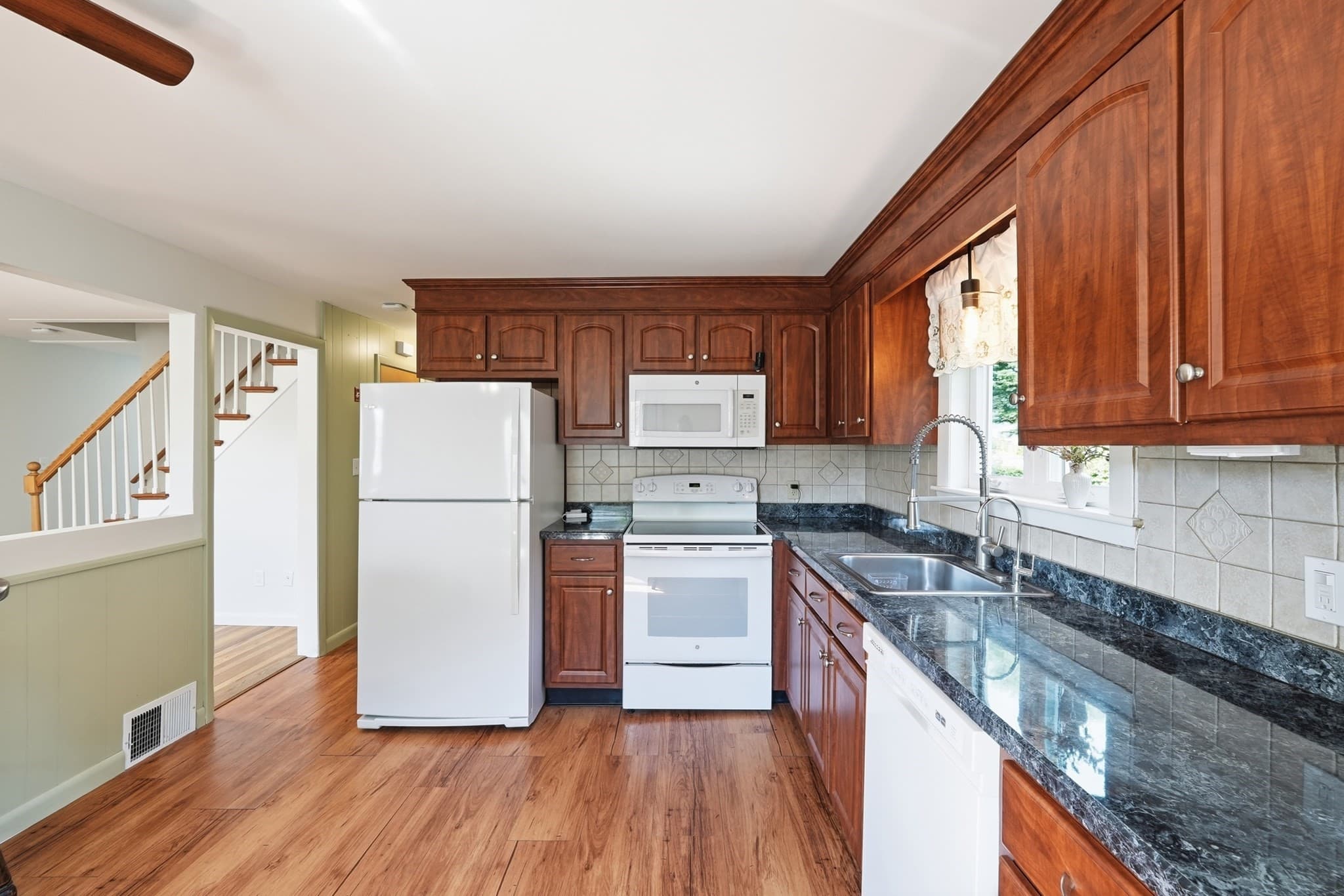 Single Family Residence at 12 Waterman Rd, Auburn MA 01501, Auburn, photo 6 of 24