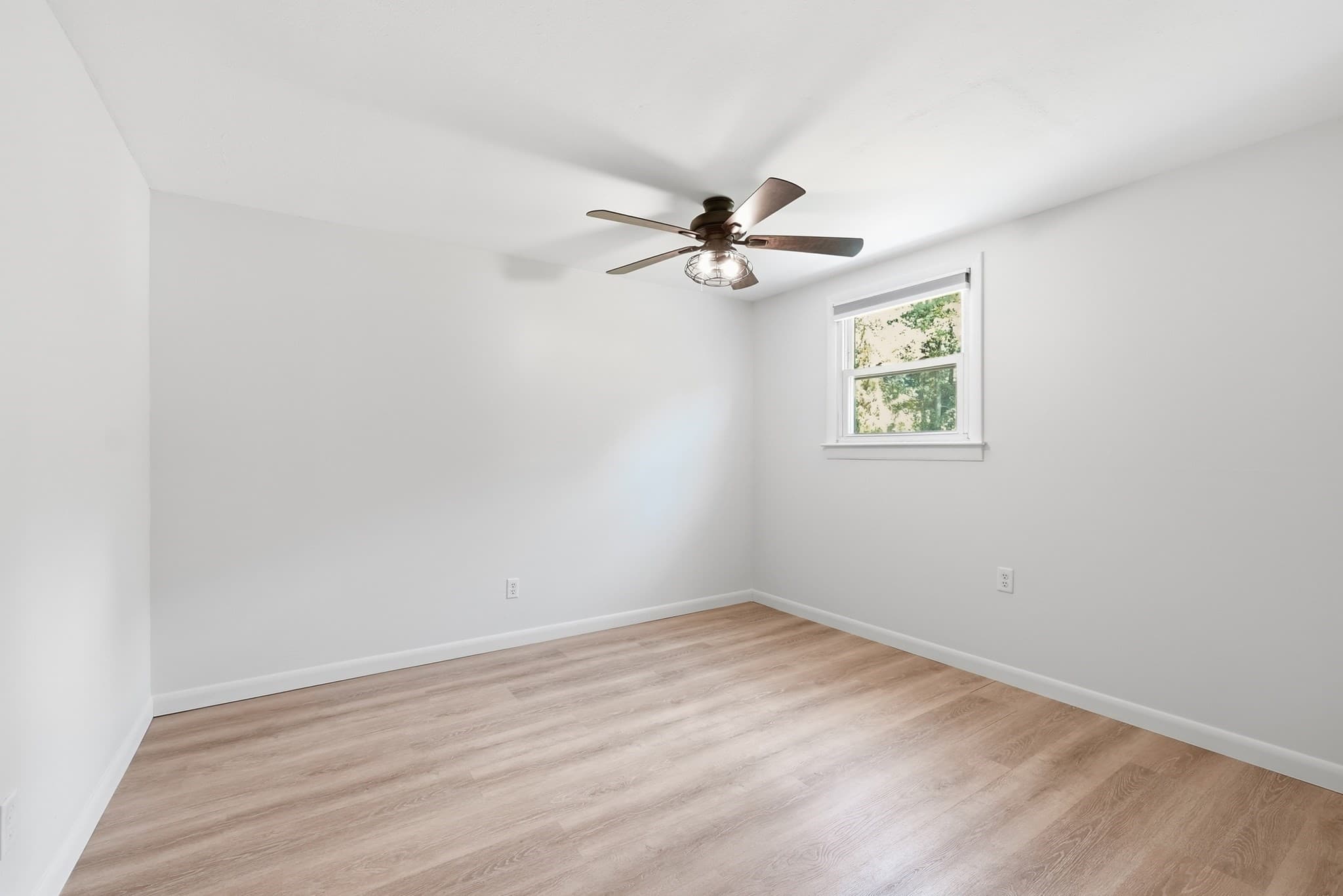 Single Family Residence at 12 Waterman Rd, Auburn MA 01501, Auburn, photo 10 of 24