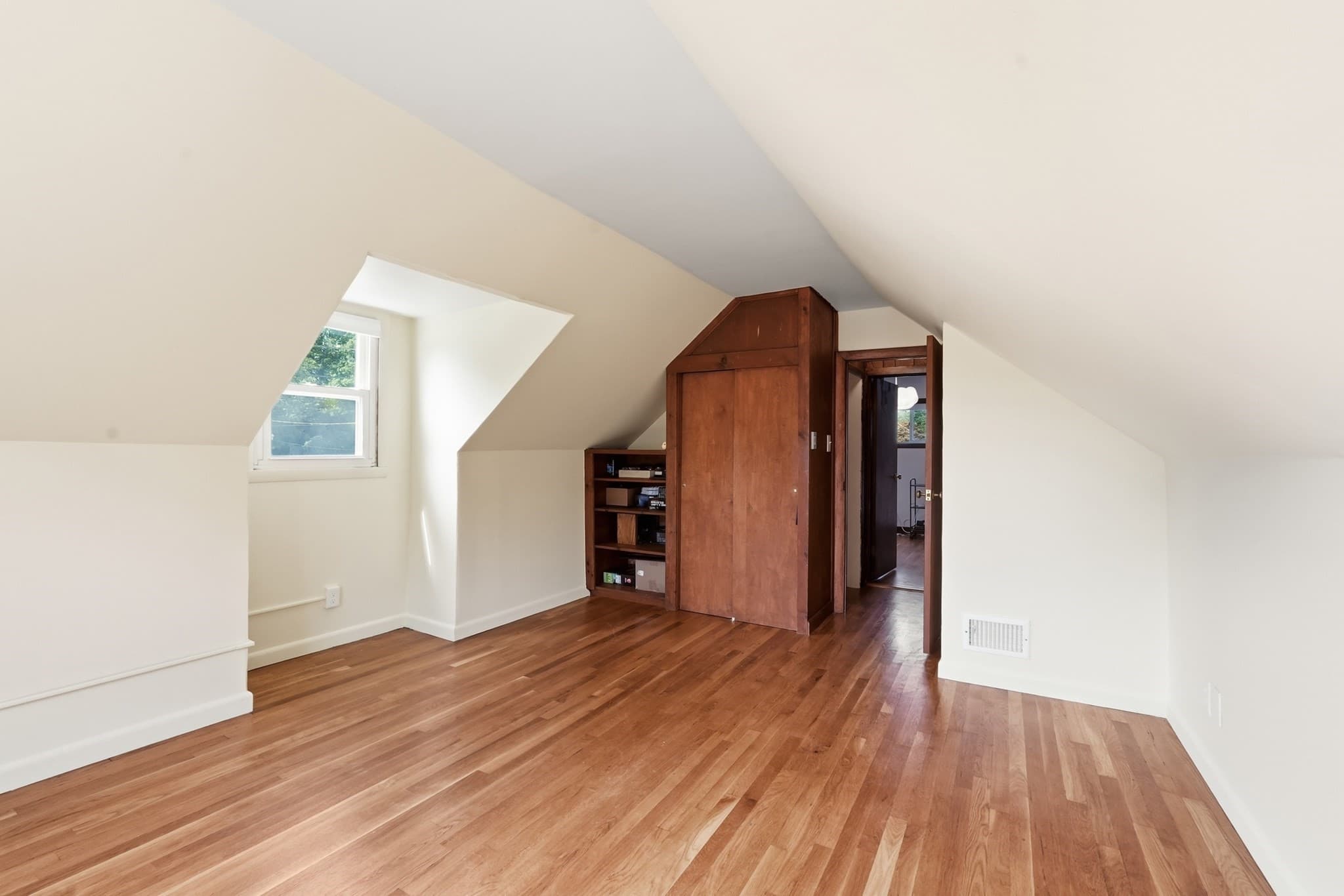 Single Family Residence at 12 Waterman Rd, Auburn MA 01501, Auburn, photo 14 of 24