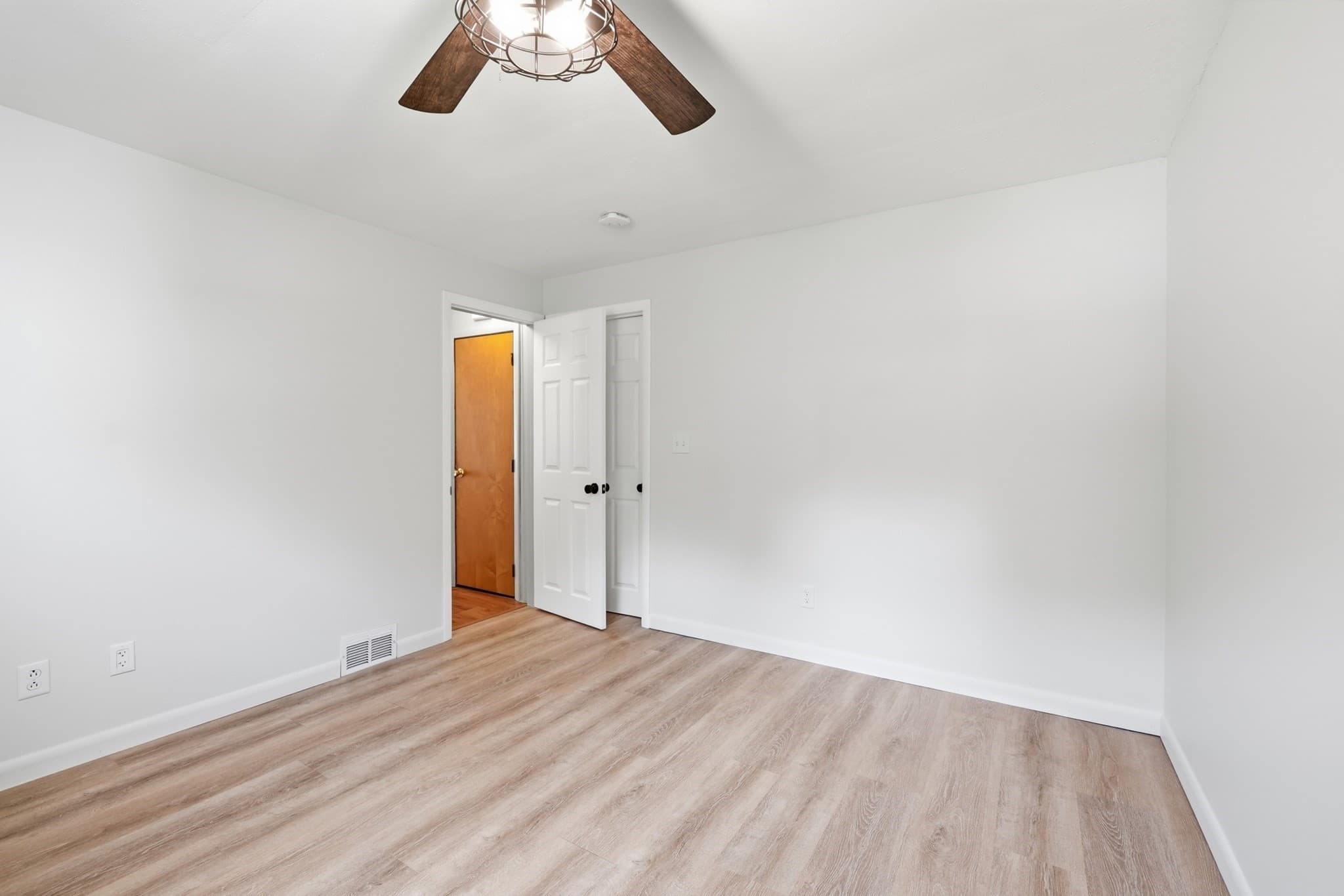 Single Family Residence at 12 Waterman Rd, Auburn MA 01501, Auburn, photo 11 of 24