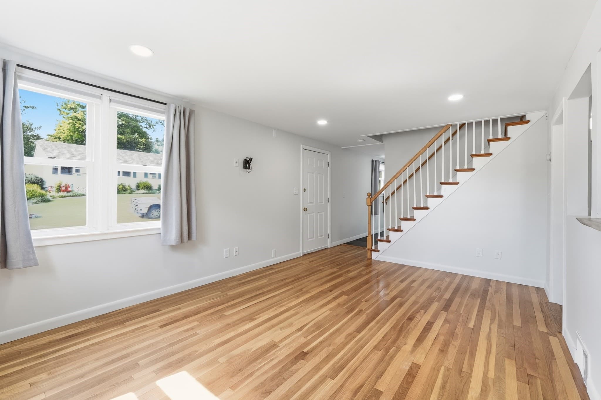 Single Family Residence at 12 Waterman Rd, Auburn MA 01501, Auburn, photo 4 of 24