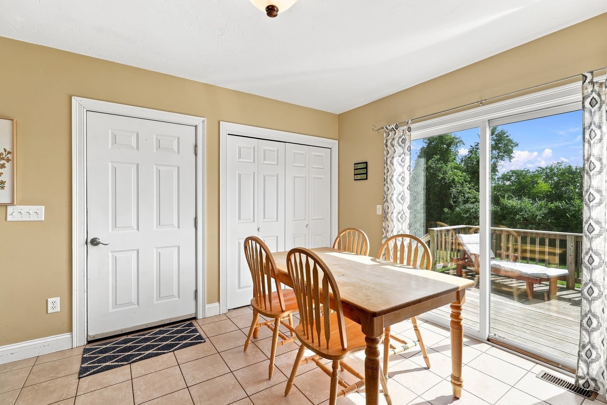 Single Family Residence at 50 Hannah Drive, Somerset MA 02726, photo 6 of 34