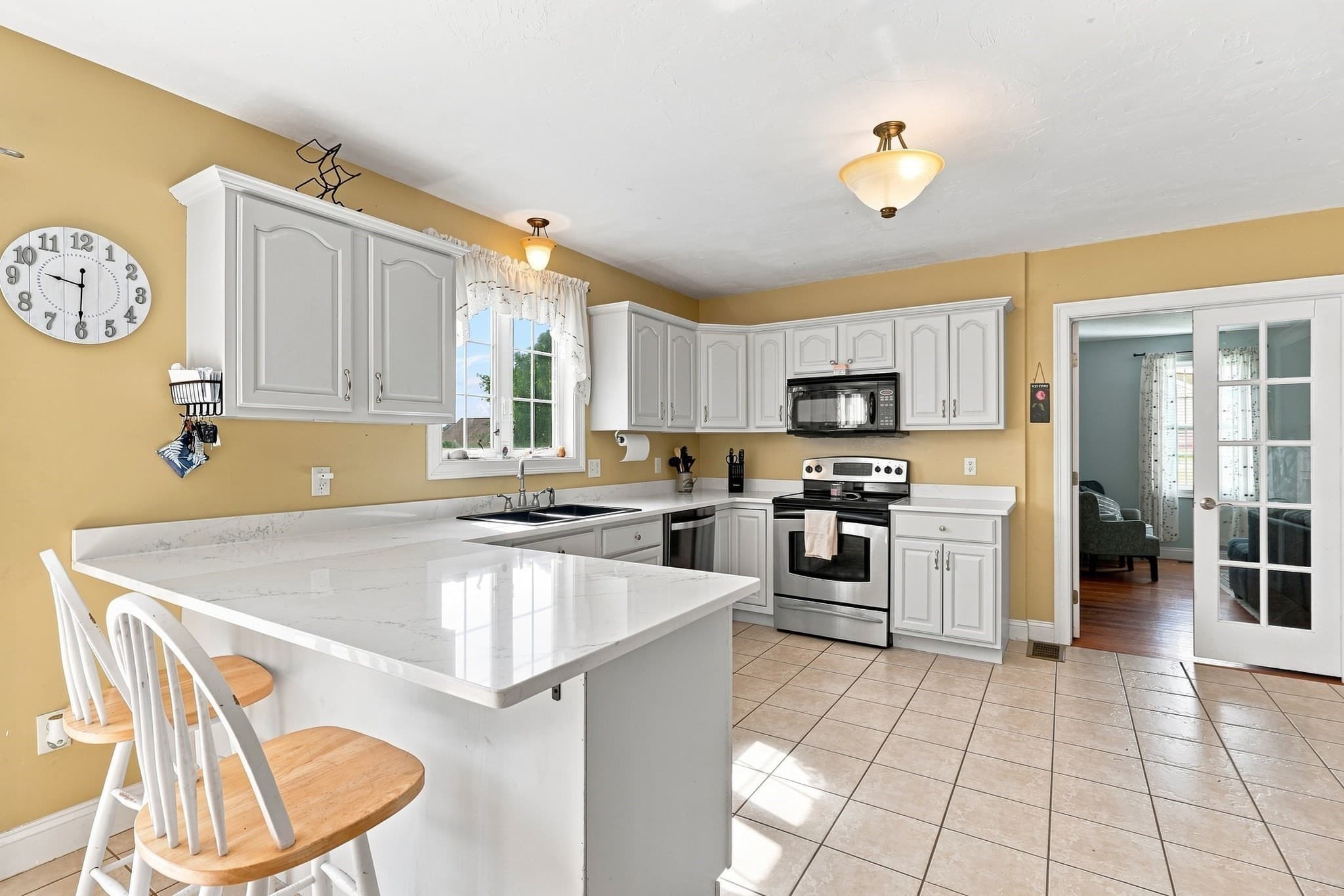 Single Family Residence at 50 Hannah Drive, Somerset MA 02726, photo 7 of 34