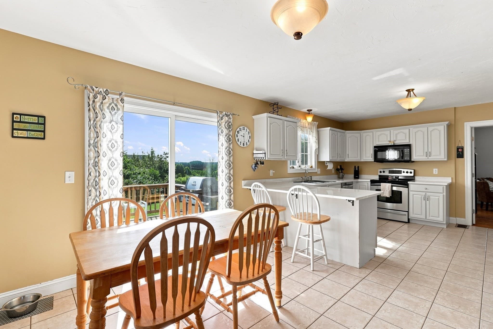 Single Family Residence at 50 Hannah Drive, Somerset MA 02726, photo 5 of 34