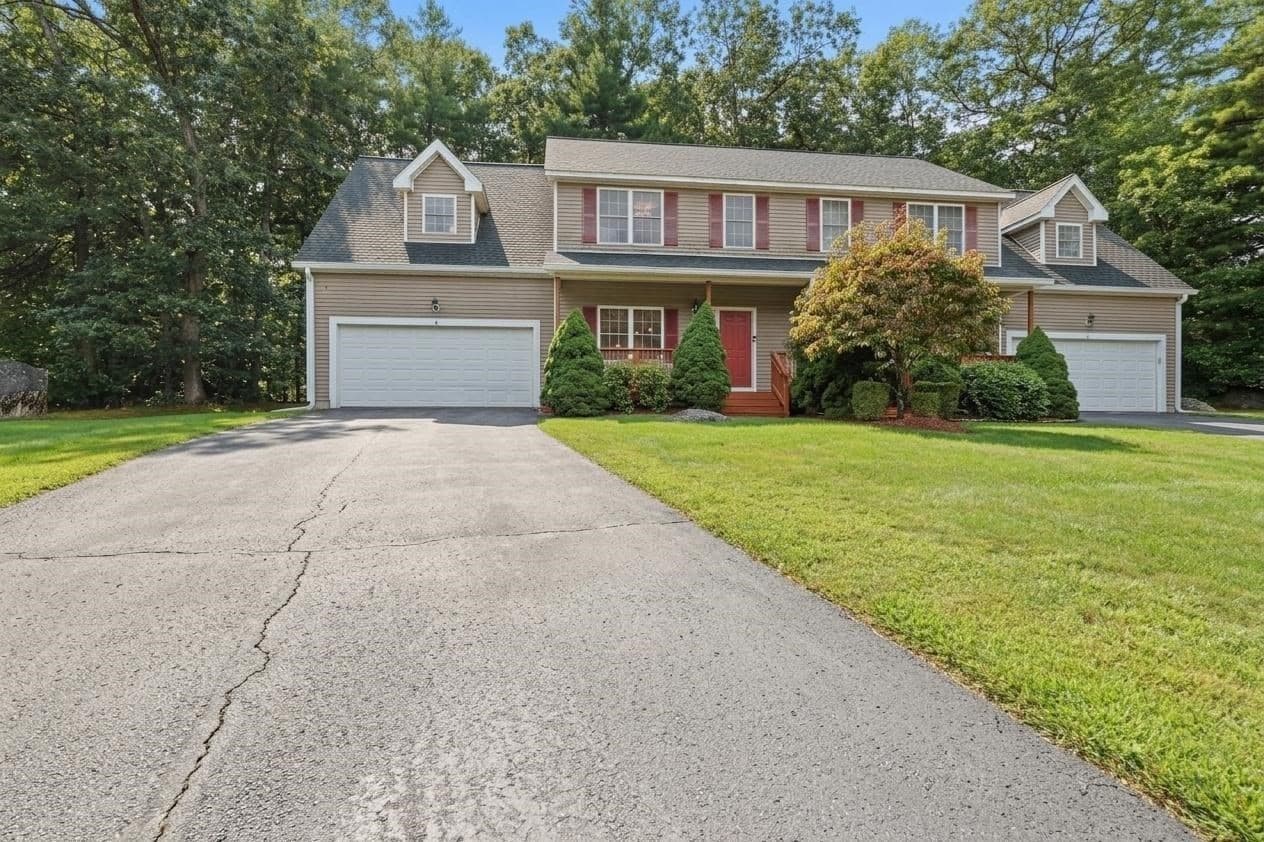 Condominium at 4 Oakes Circle # 4, Millbury MA 01527, Millbury, photo 2 of 32