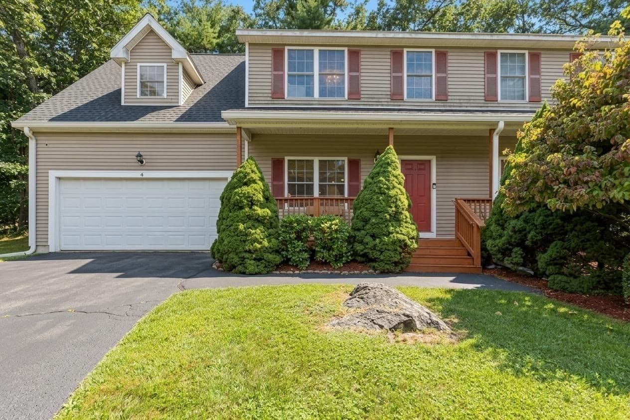 4 Oakes Circle # 4, Millbury MA 01527
