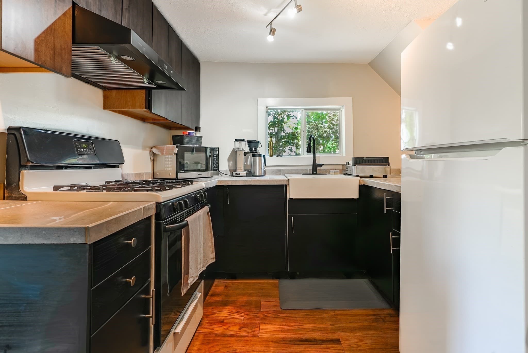 Single Family Residence at 5 Baptiste Ave, Wareham MA 02558, Wareham, photo 7 of 19