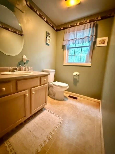 Condominium at 459 County St # 459, Taunton MA 02780, photo 8 of 23