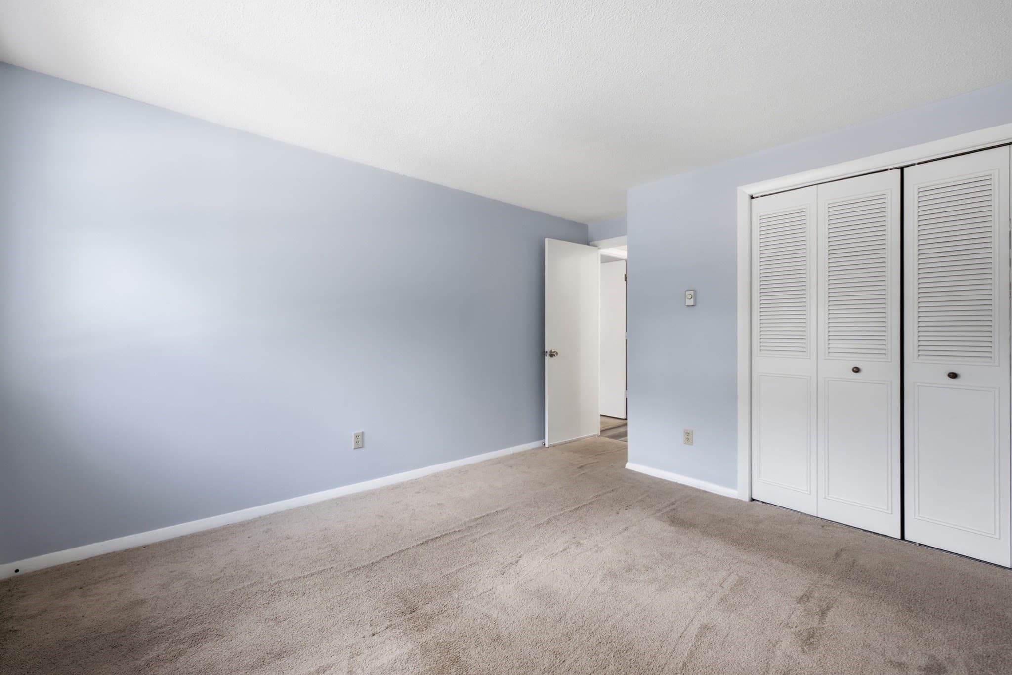 Condominium at 180 Main St (Building 5) # 5205, Bridgewater MA 02324, Bridgewater, photo 36 of 40