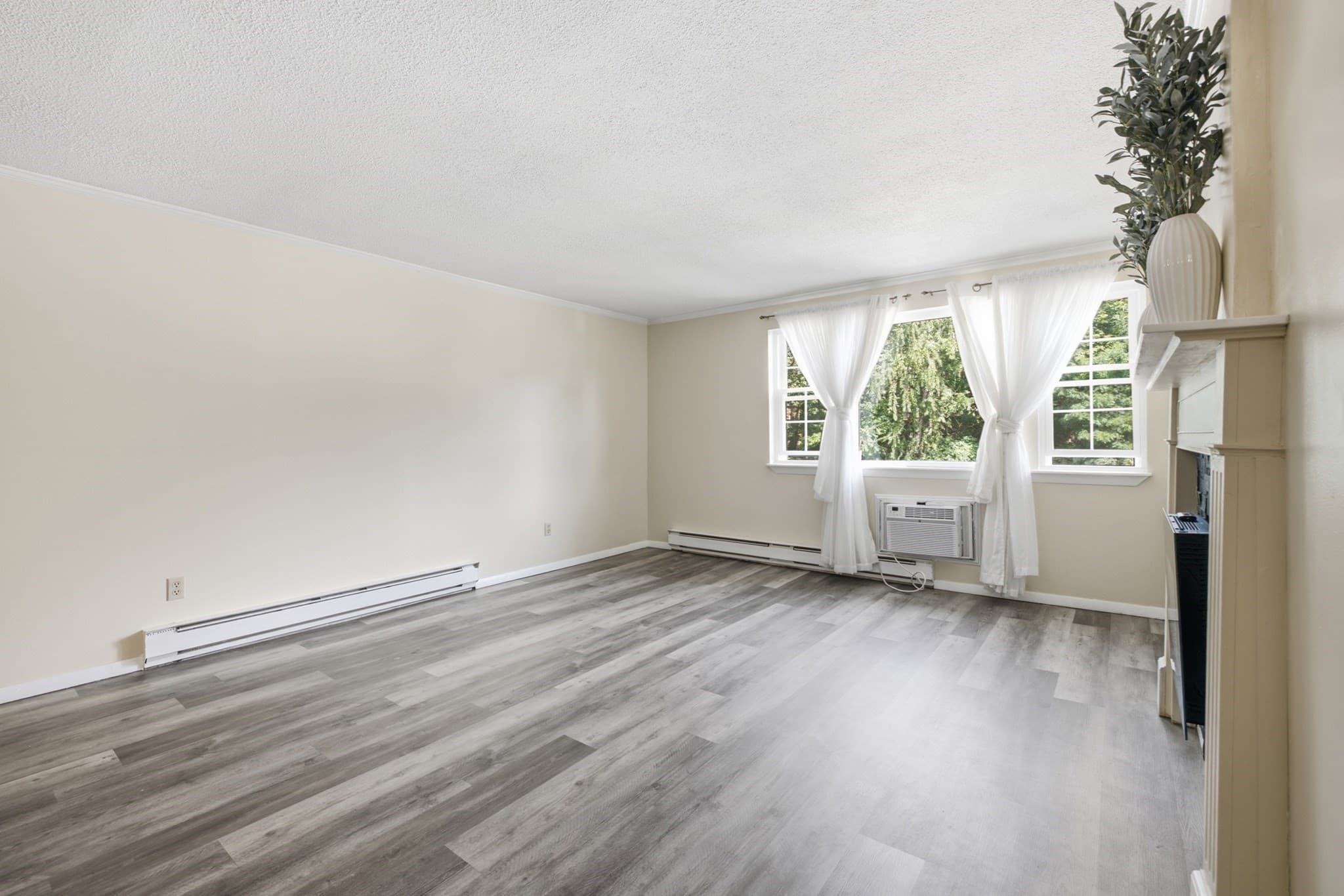 Condominium at 180 Main St (Building 5) # 5205, Bridgewater MA 02324, Bridgewater, photo 19 of 40