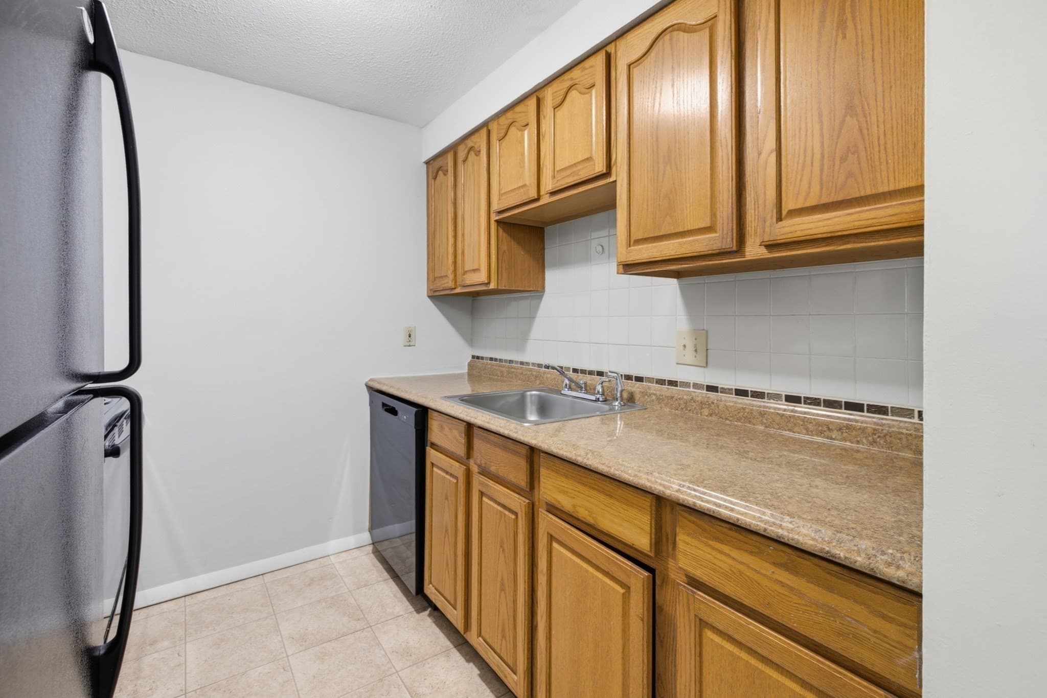 Condominium at 180 Main St (Building 5) # 5205, Bridgewater MA 02324, Bridgewater, photo 25 of 40