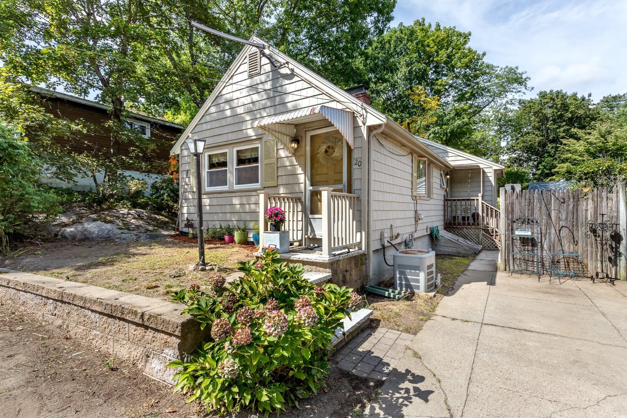 Single Family Residence at 20 Crest Ave, Weymouth MA 02189, Weymouth, photo 2 of 16