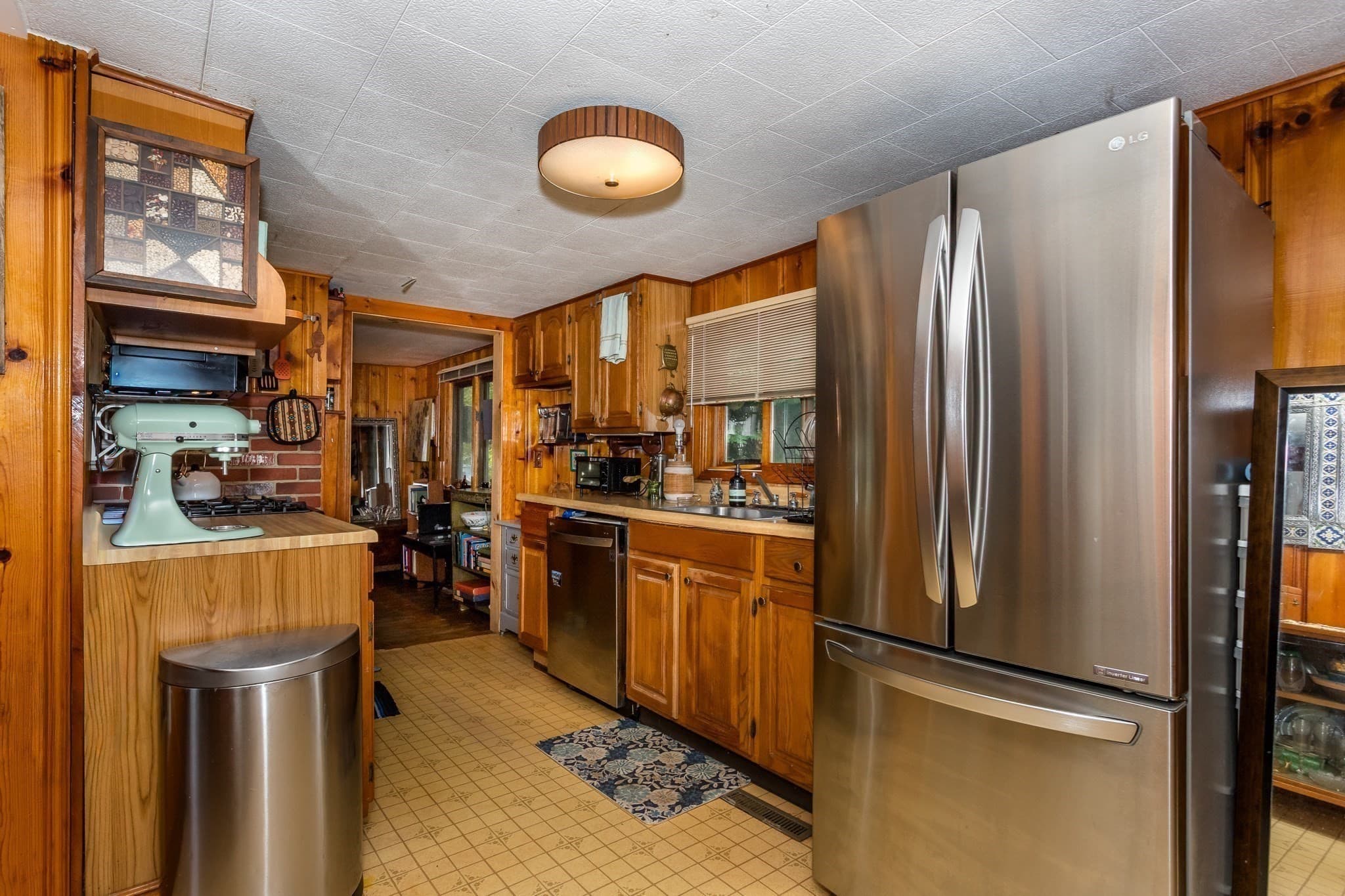 Single Family Residence at 20 Crest Ave, Weymouth MA 02189, Weymouth, photo 7 of 16