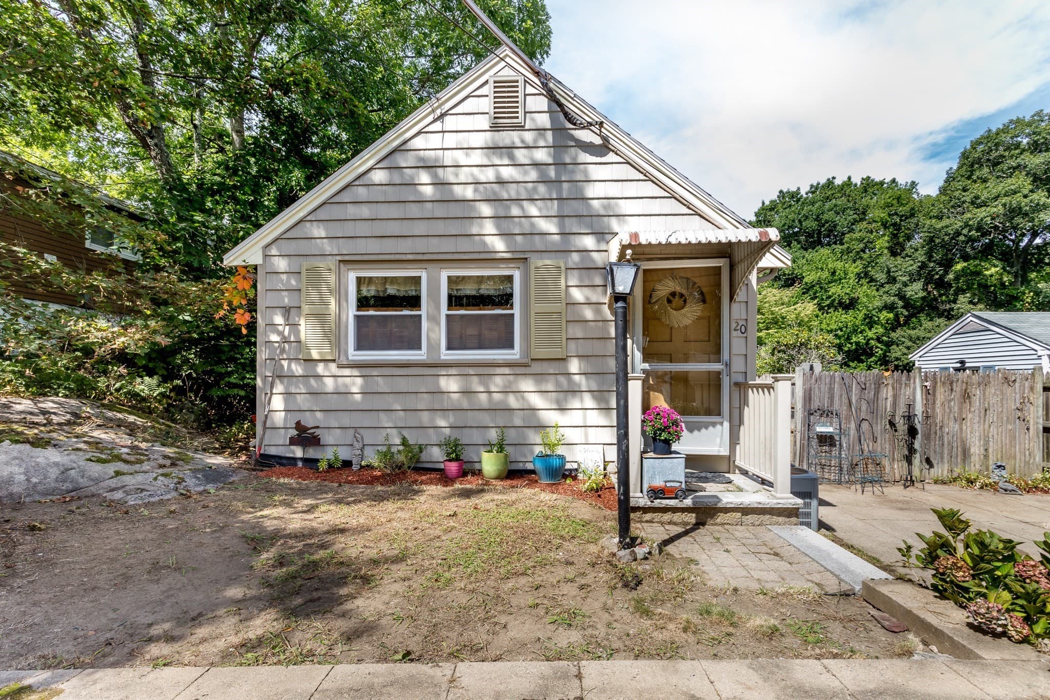 20 Crest Ave, Weymouth MA 02189