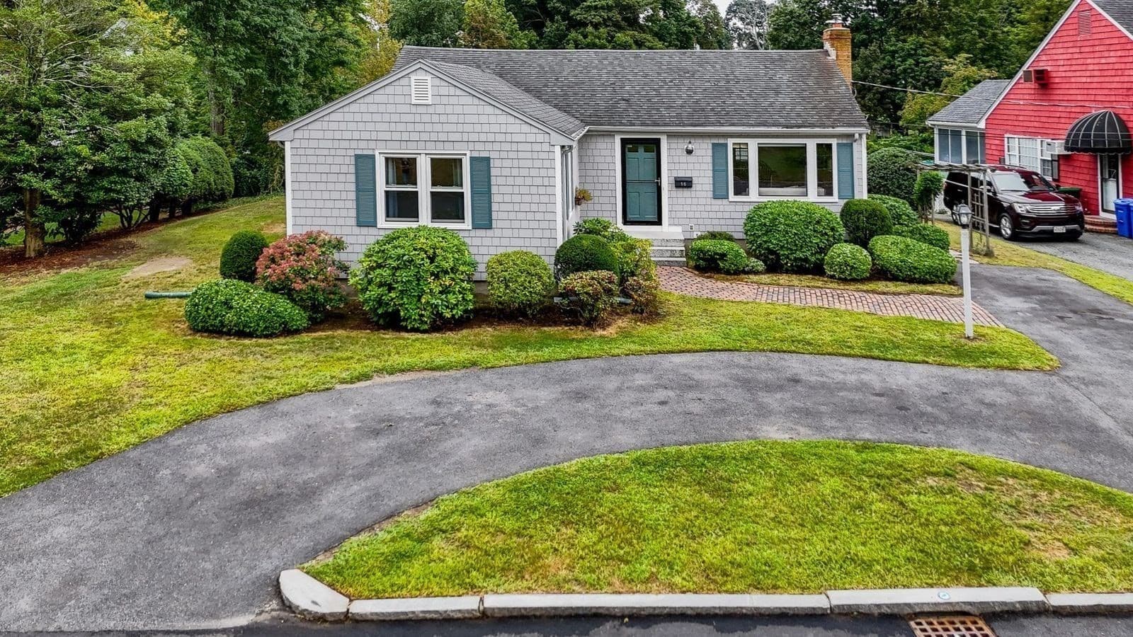 Single Family Residence at 16 Central St, Wakefield MA 01880, photo 2 of 37