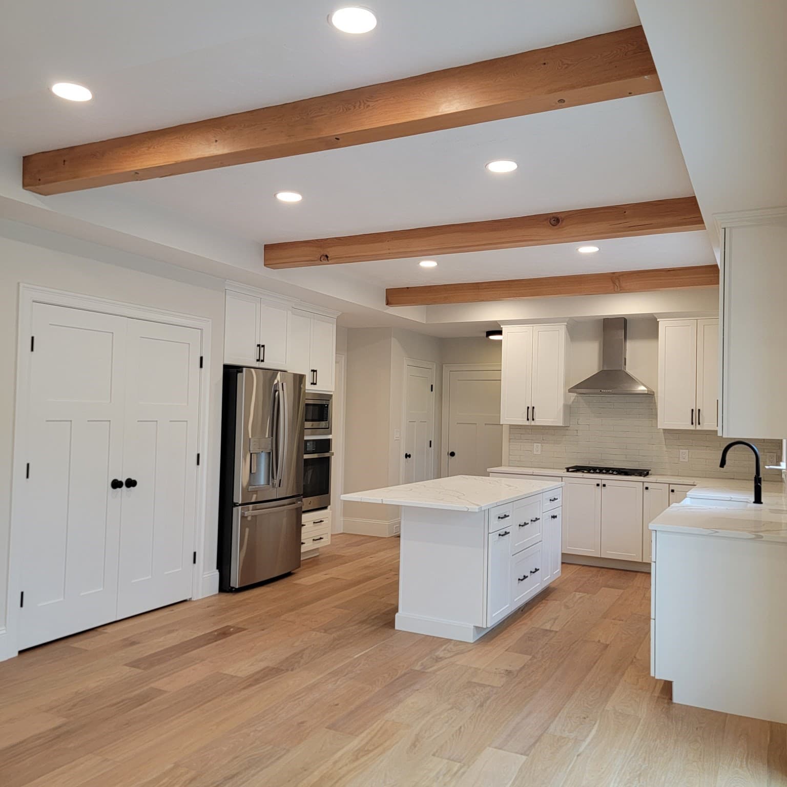 Single Family Residence at 1 Kinsman Way, Foxboro MA 02035, Foxboro, photo 3 of 13