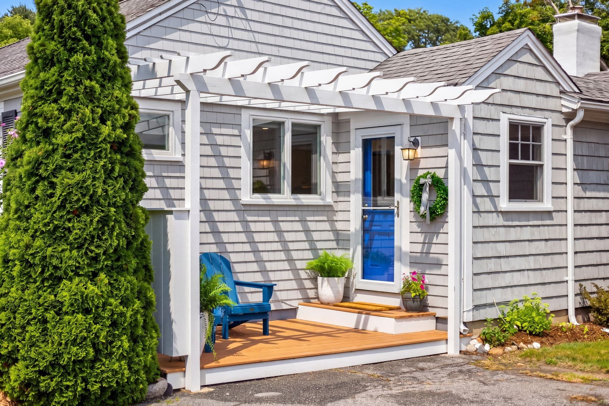 50 Pine St, Falmouth MA 02556
