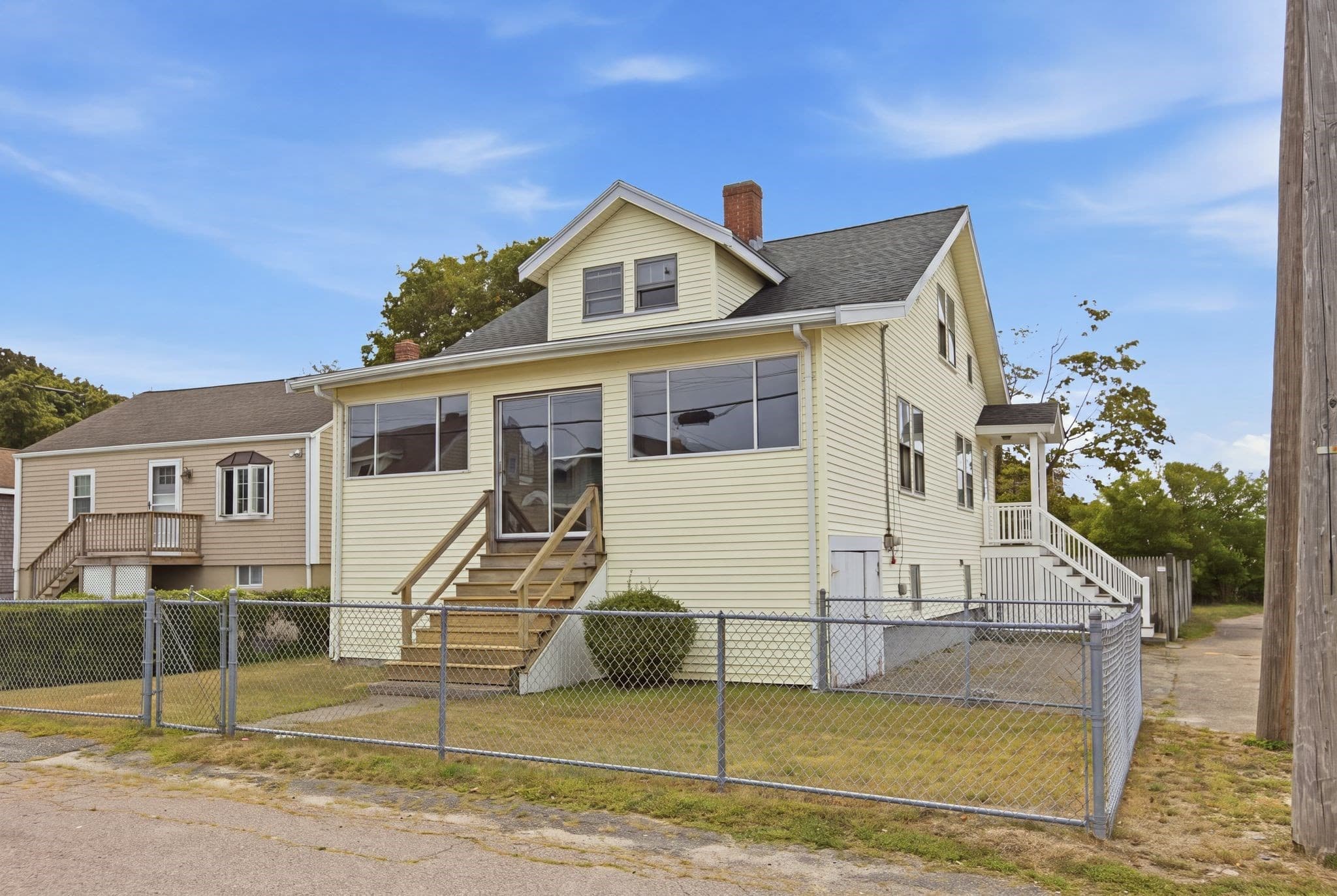 Single Family Residence at 9 Stafford Rd, Hull MA 02045, Hull, photo 2 of 22