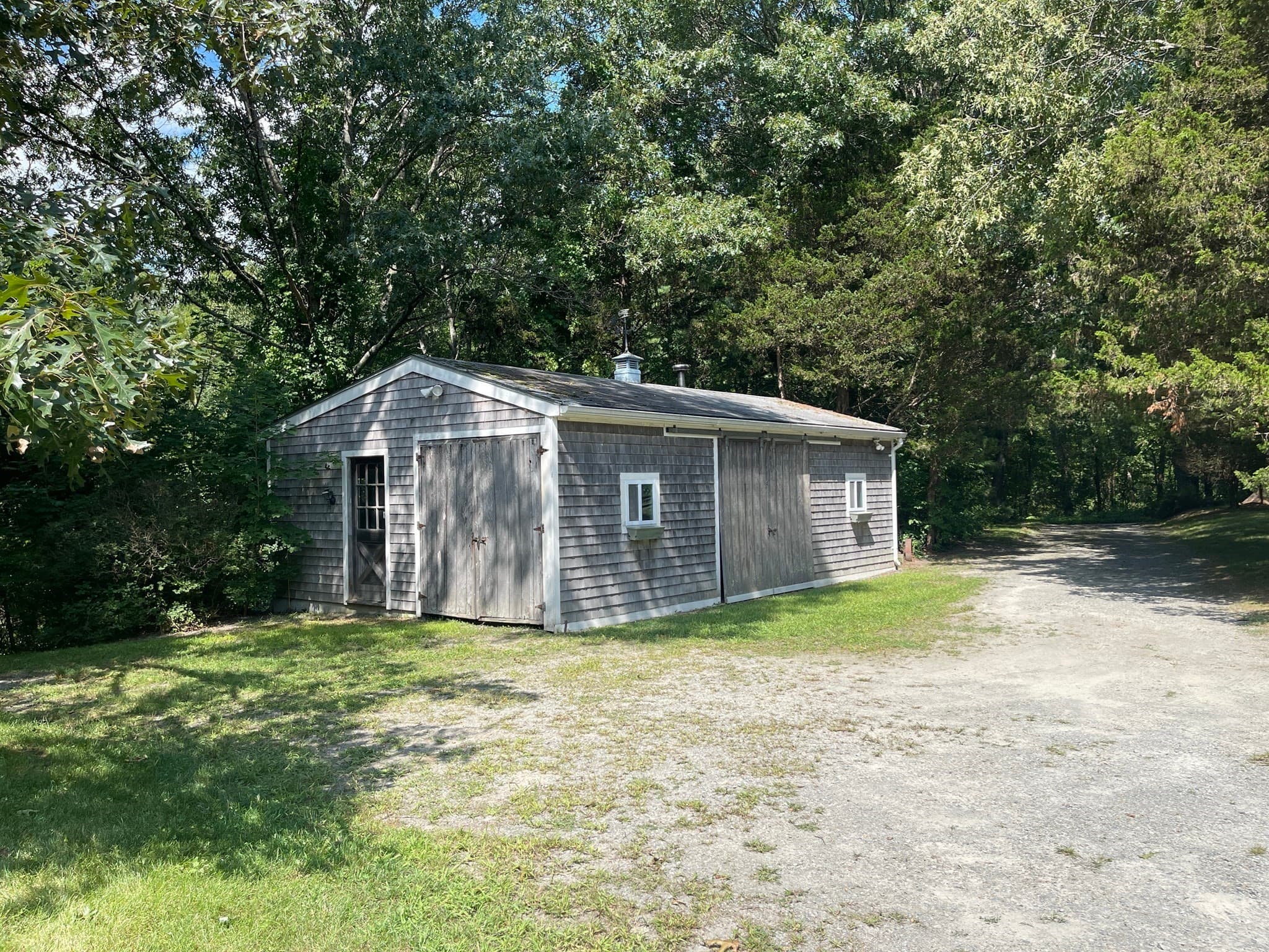 Single Family Residence at 18 Town Landing Rd, Berkley MA 02779, Berkley, photo 5 of 42