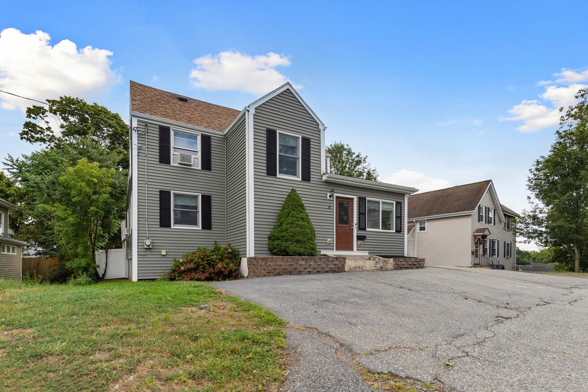 Single Family Residence at 8 Herbert St, Wakefield MA 01880, photo 3 of 30