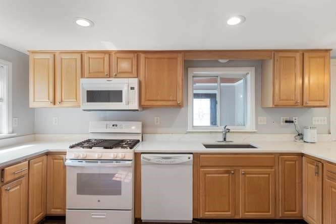 Single Family Residence at 8 Herbert St, Wakefield MA 01880, photo 8 of 30