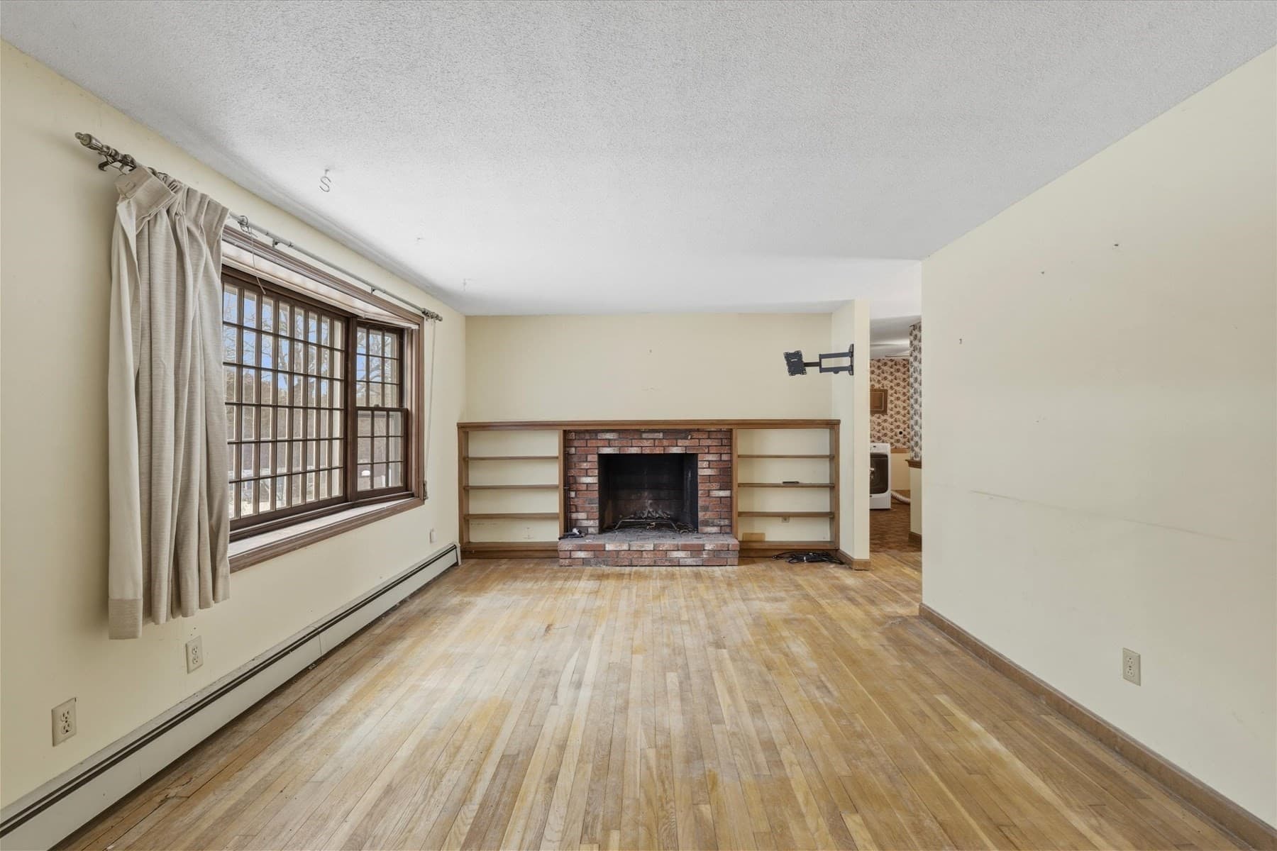 Single Family Residence at 36 Lakewood Dr, Harwich MA 02645, Harwich, photo 5 of 24