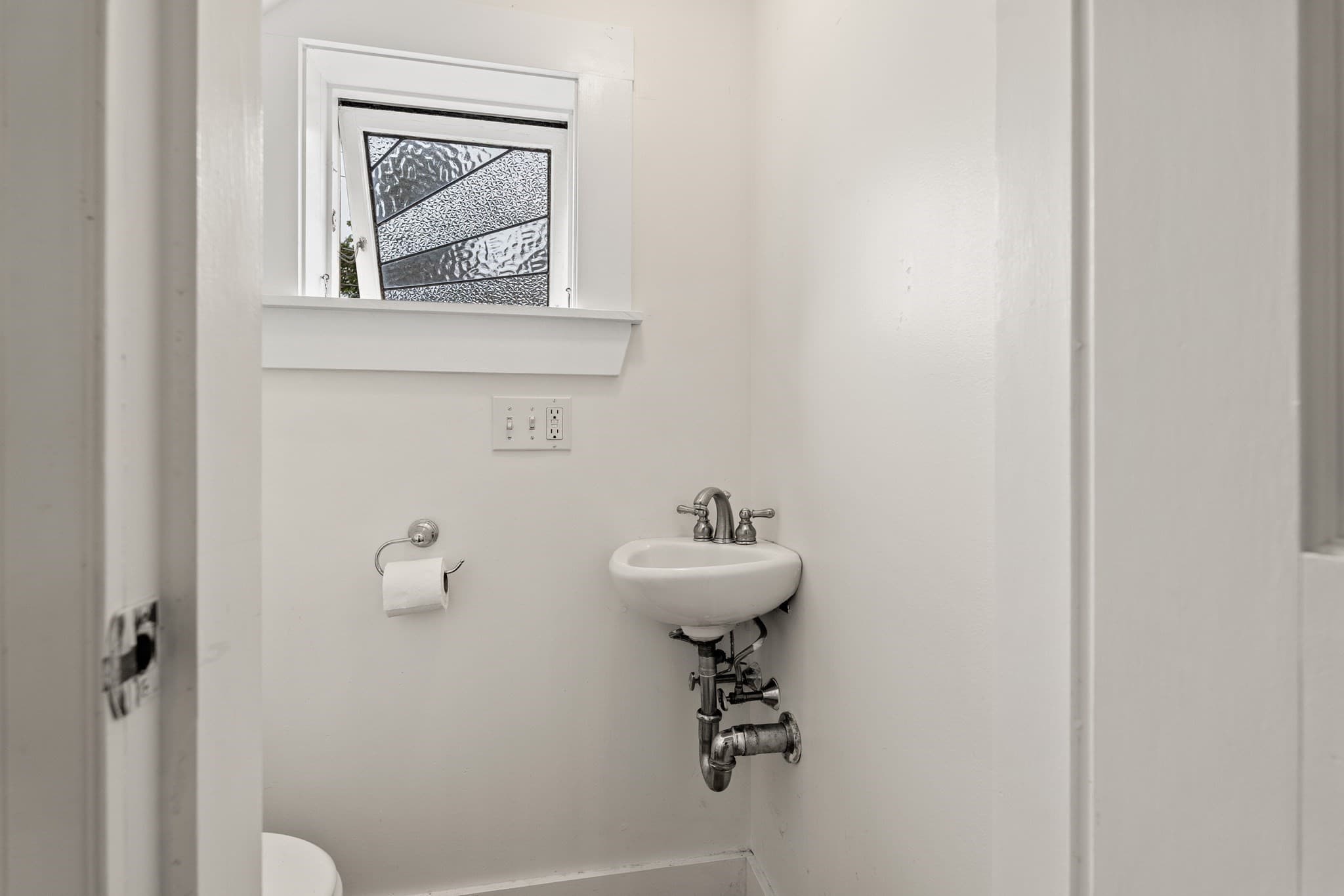 Single Family Residence at 1105 Washington, Gloucester MA 01930, Gloucester, photo 16 of 29