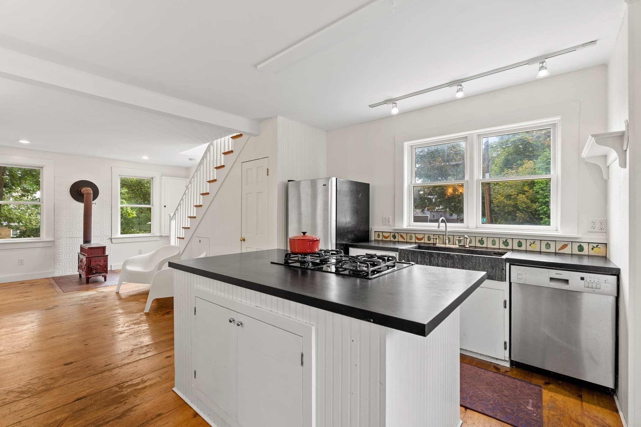 Single Family Residence at 1105 Washington, Gloucester MA 01930, Gloucester, photo 5 of 29