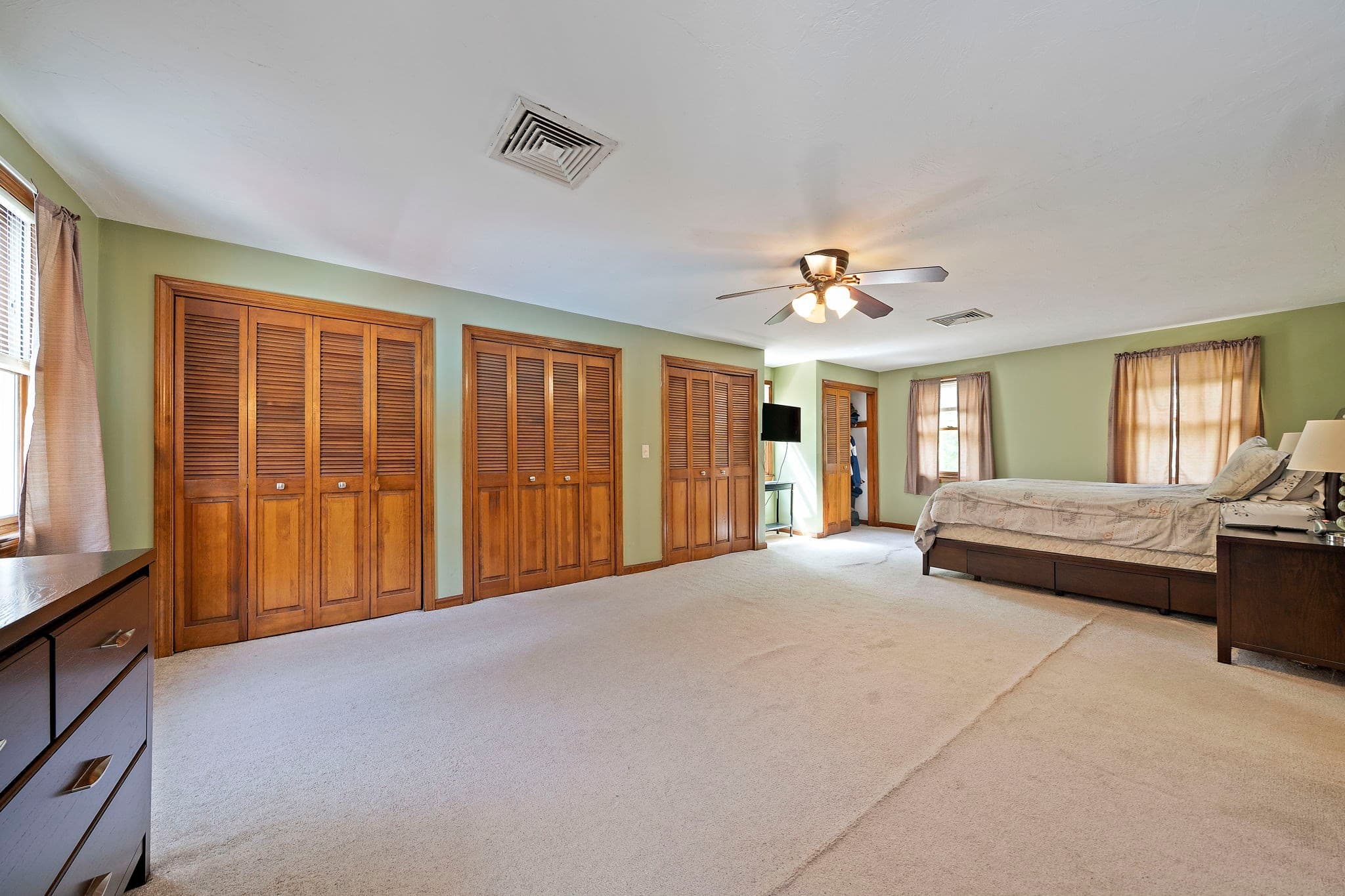Single Family Residence at 2072 State Rd, Plymouth MA 02360, photo 17 of 42