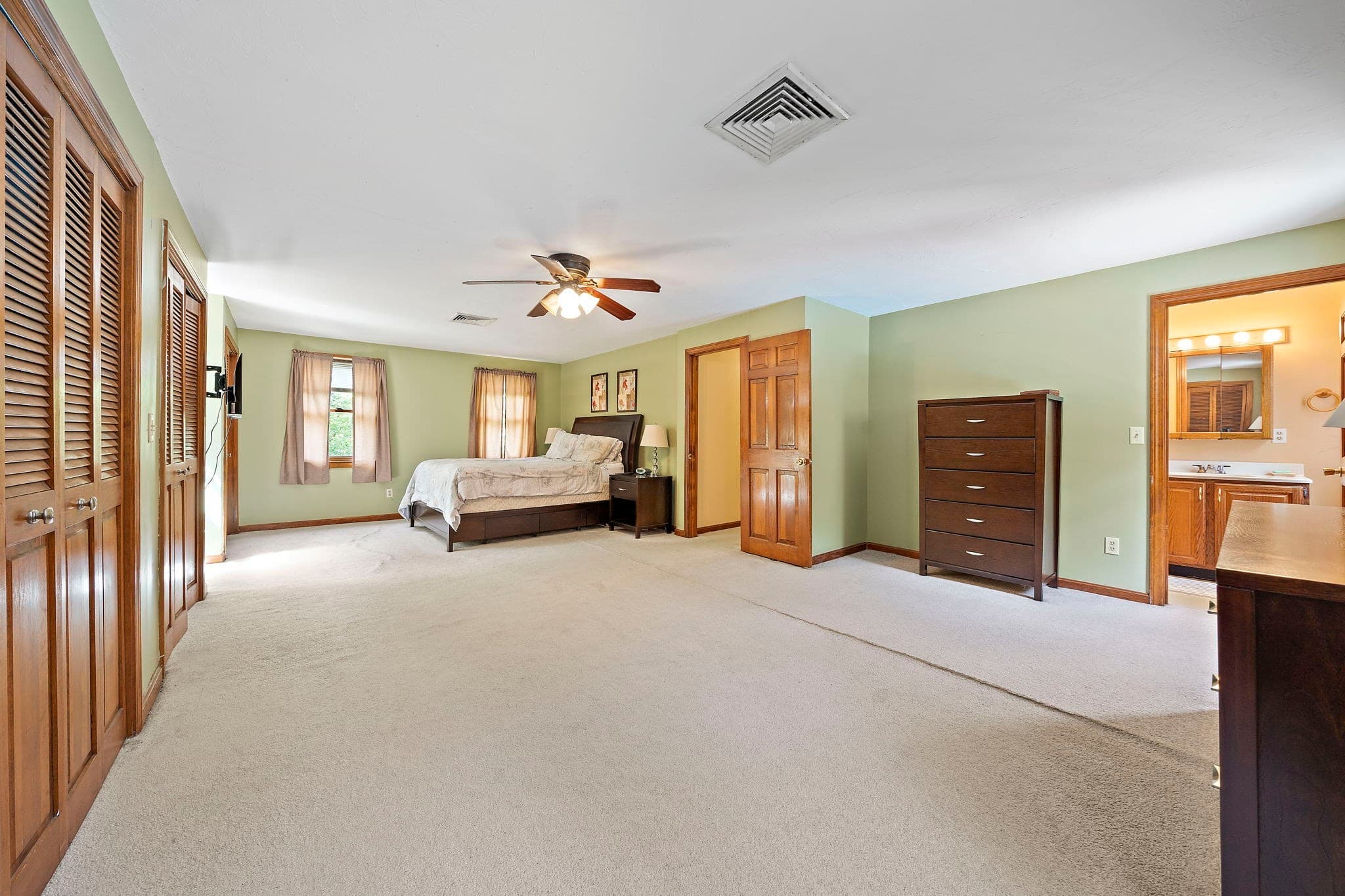 Single Family Residence at 2072 State Rd, Plymouth MA 02360, photo 16 of 42
