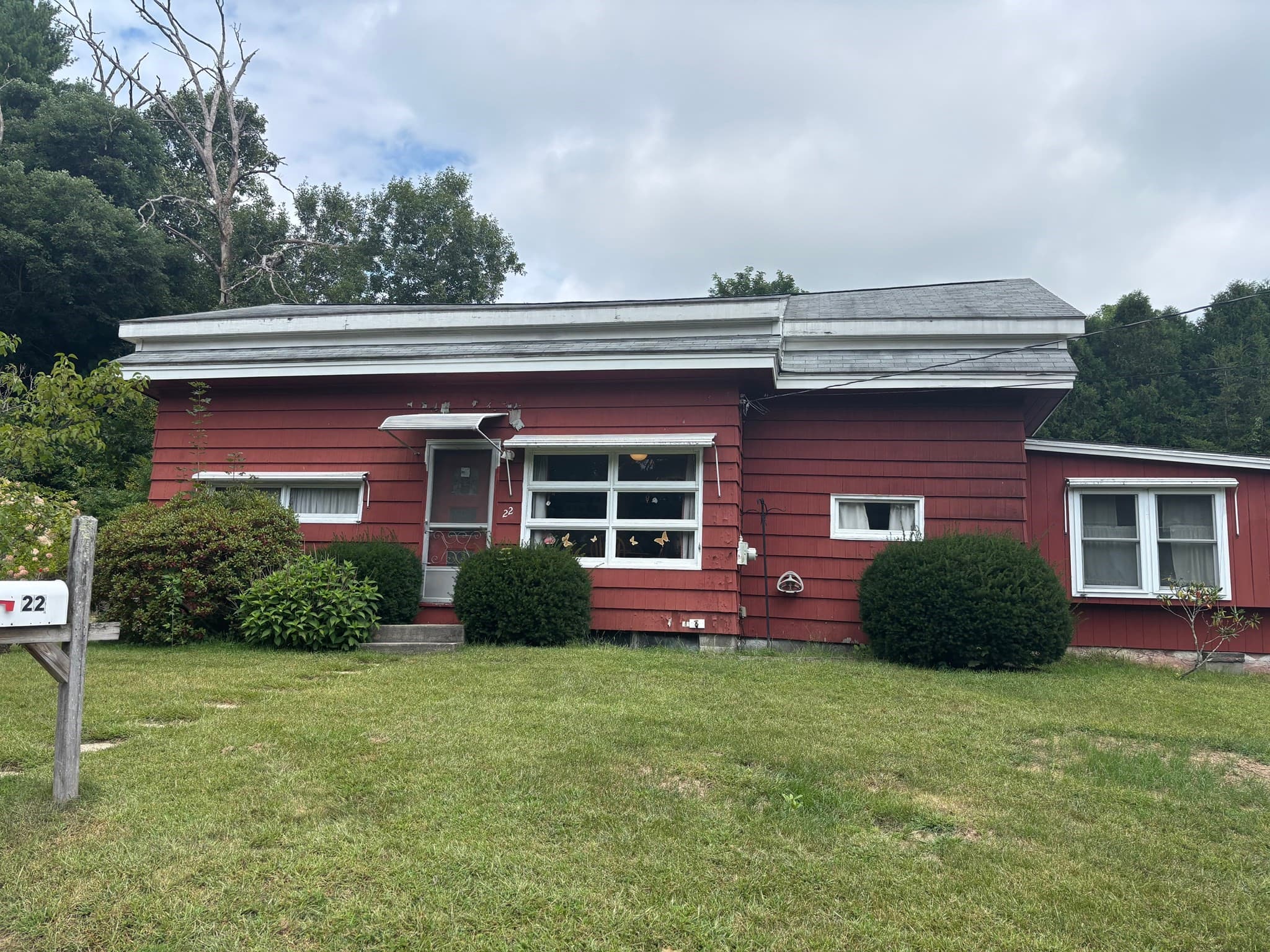 22 Cyd Alan St, Palmer MA 01069