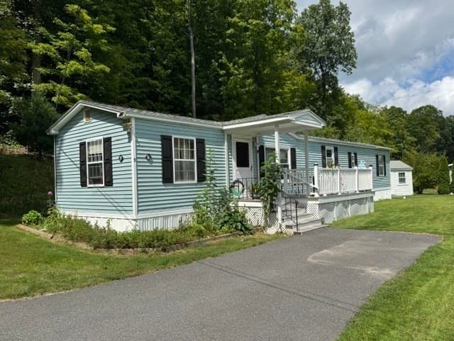 9 Jordan Way, Pepperell MA 01463