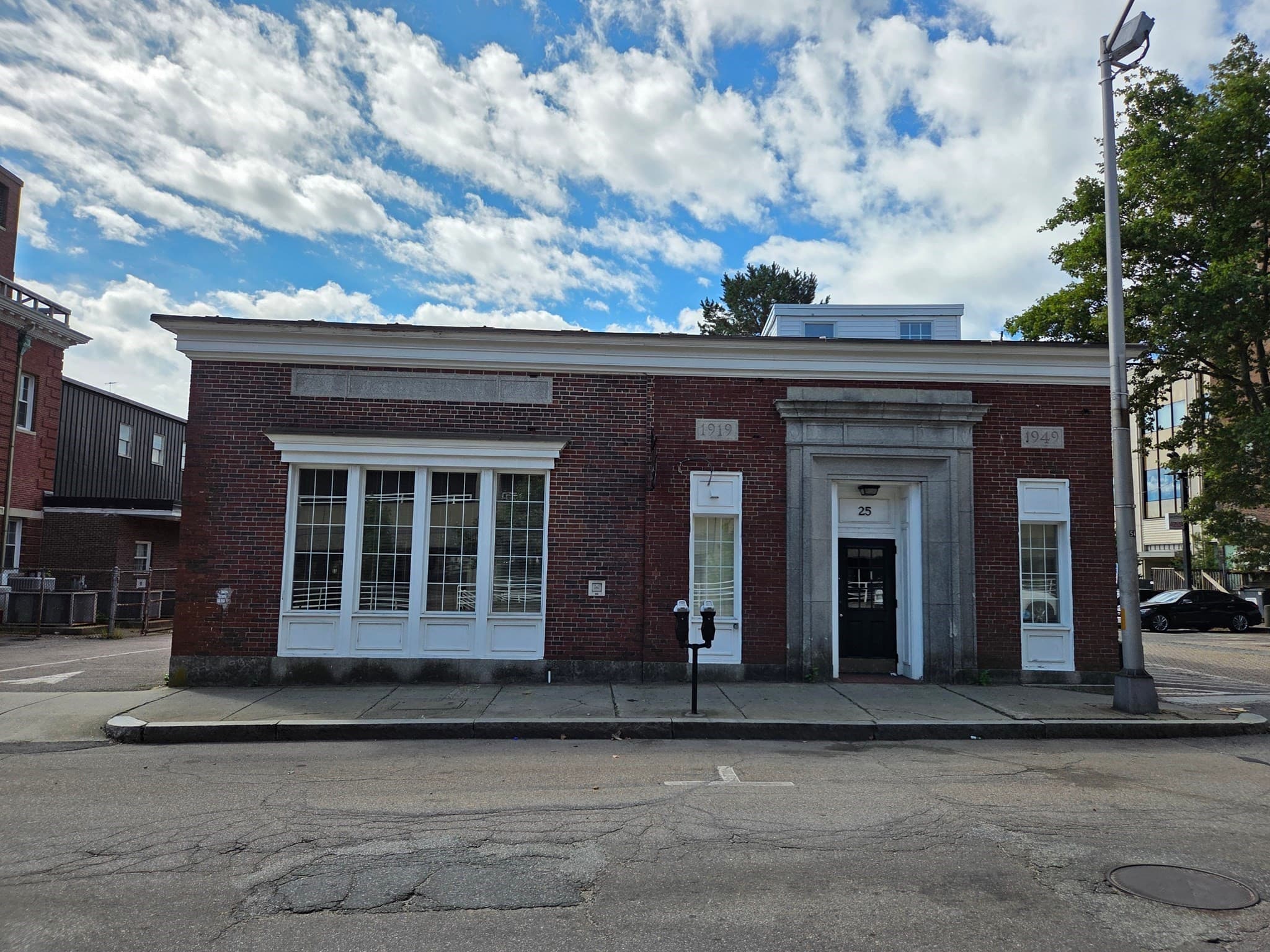 25 Crescent St, Brockton MA 02301