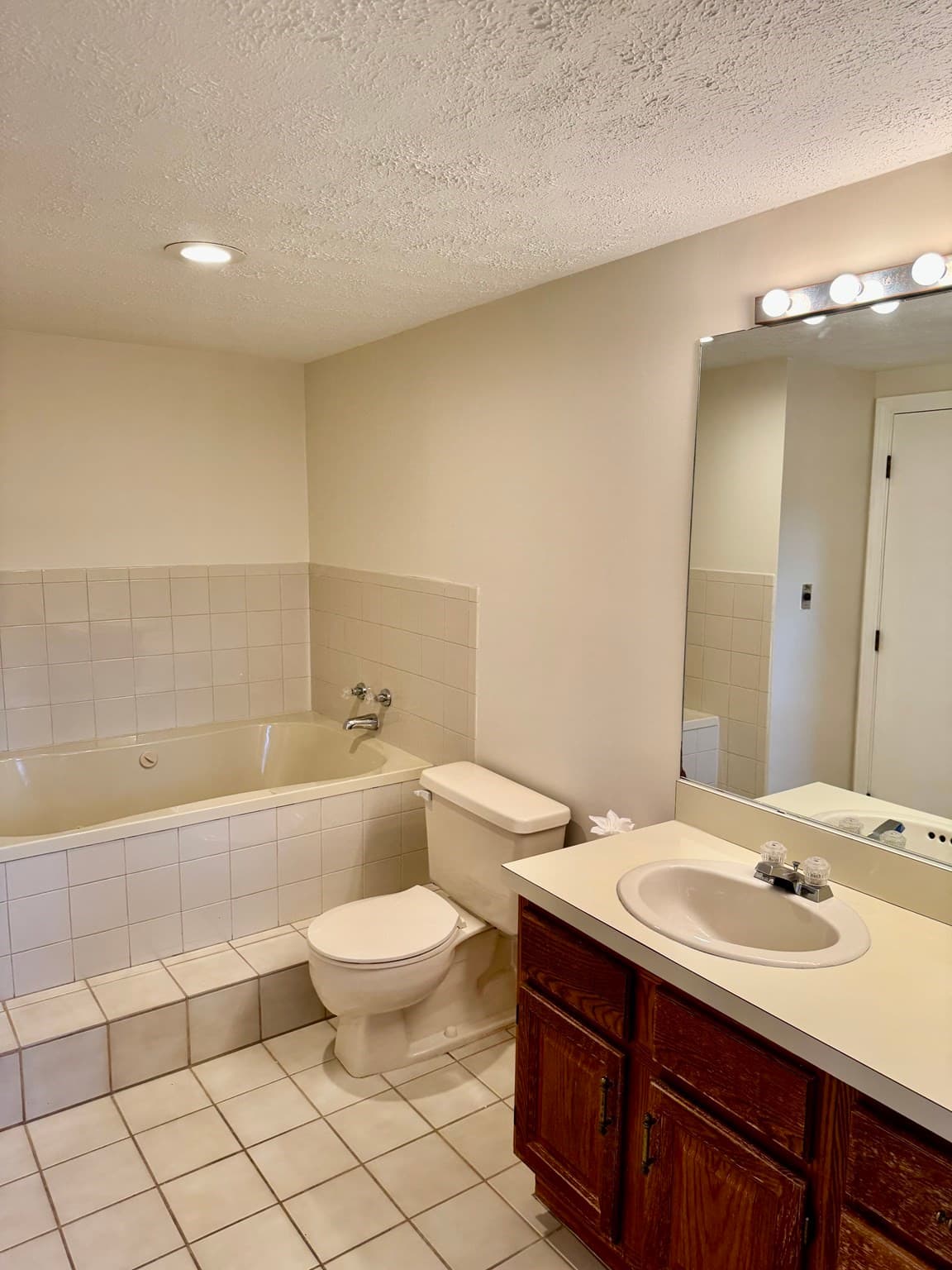 Condominium at 22 Celestial Way # 19B, Salem MA 01970, Salem, photo 23 of 41