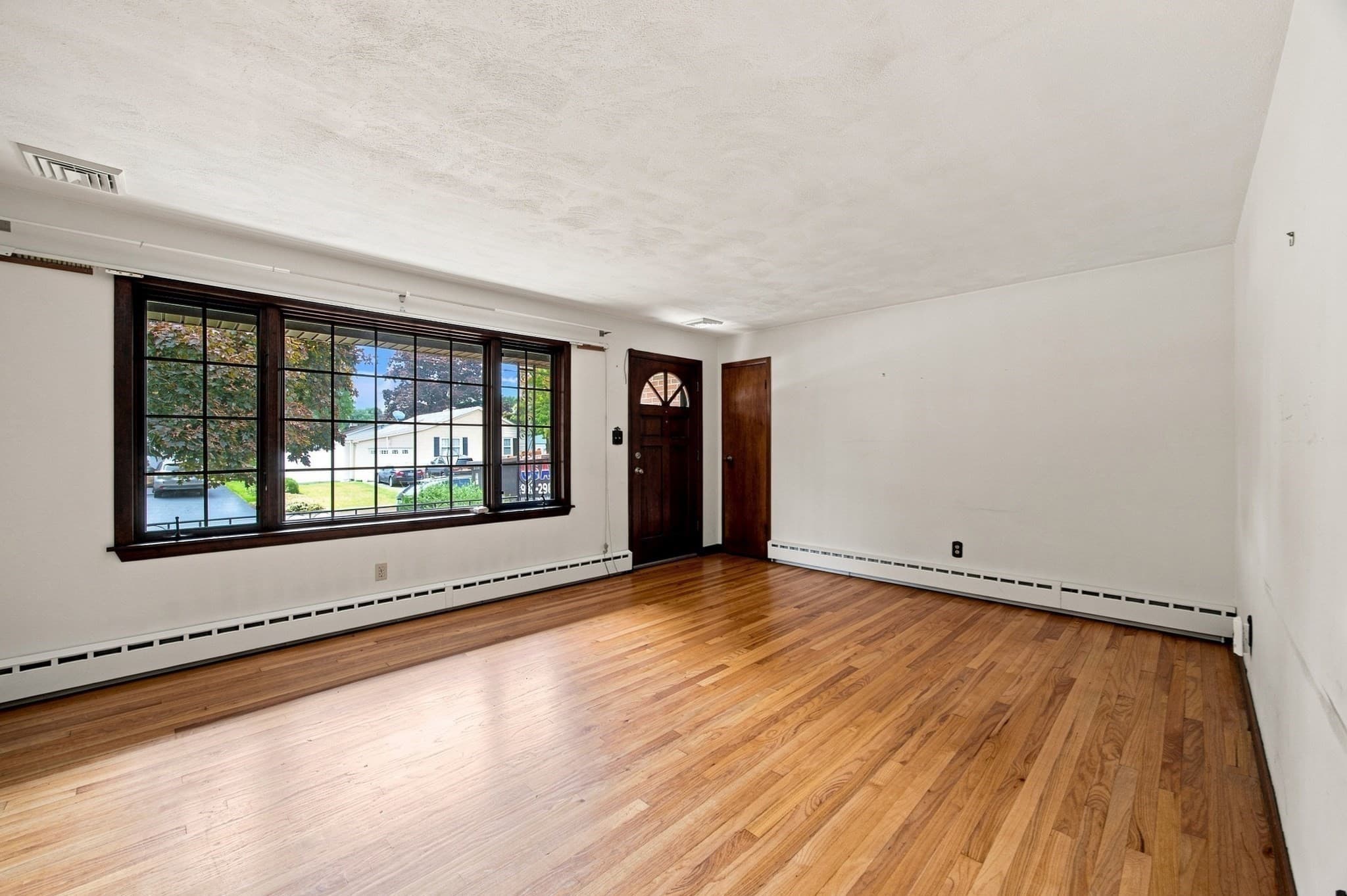 Single Family Residence at 37 Charles Hill Rd, Holyoke MA 01040, Holyoke, photo 7 of 32