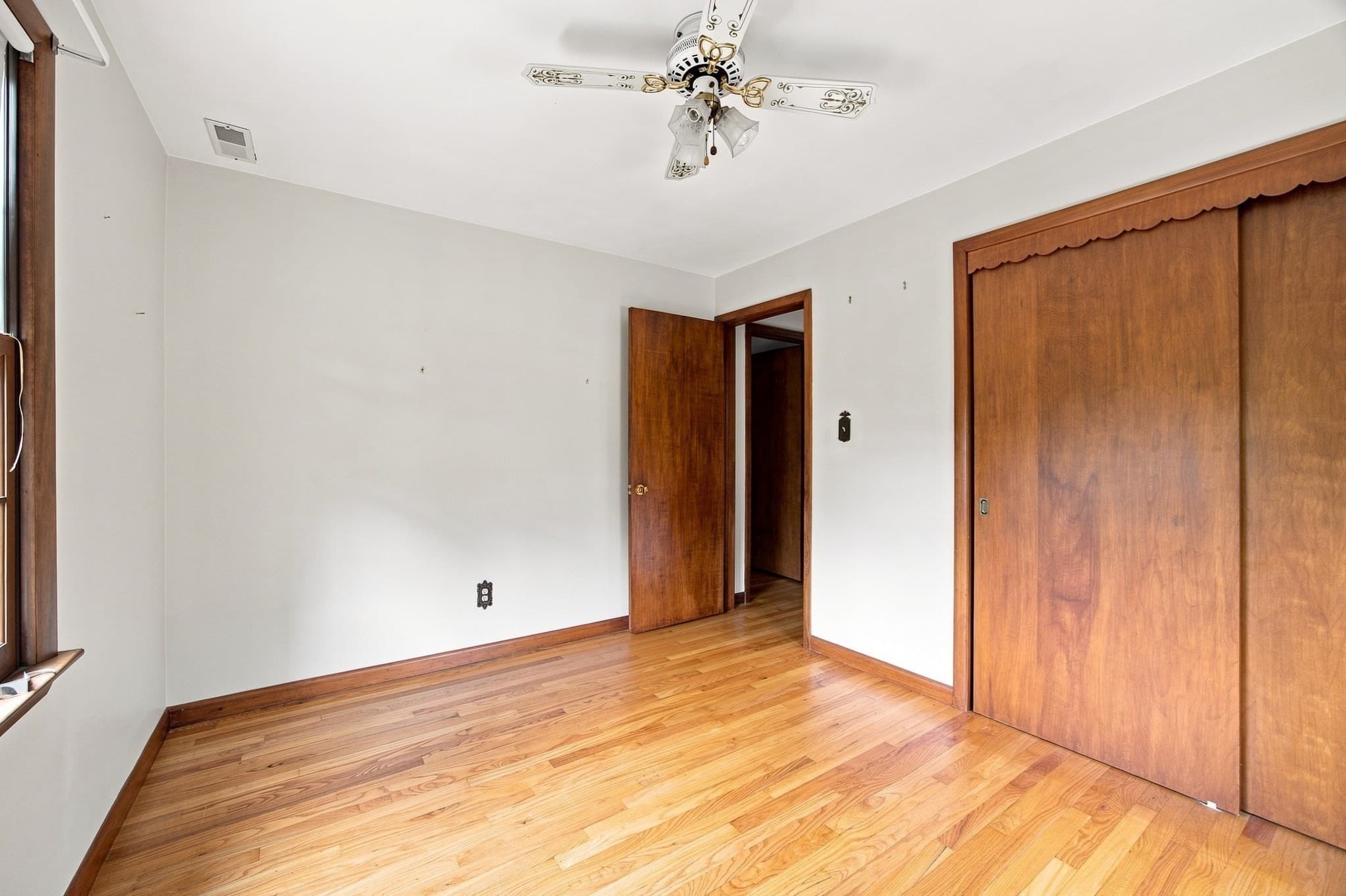 Single Family Residence at 37 Charles Hill Rd, Holyoke MA 01040, Holyoke, photo 19 of 32