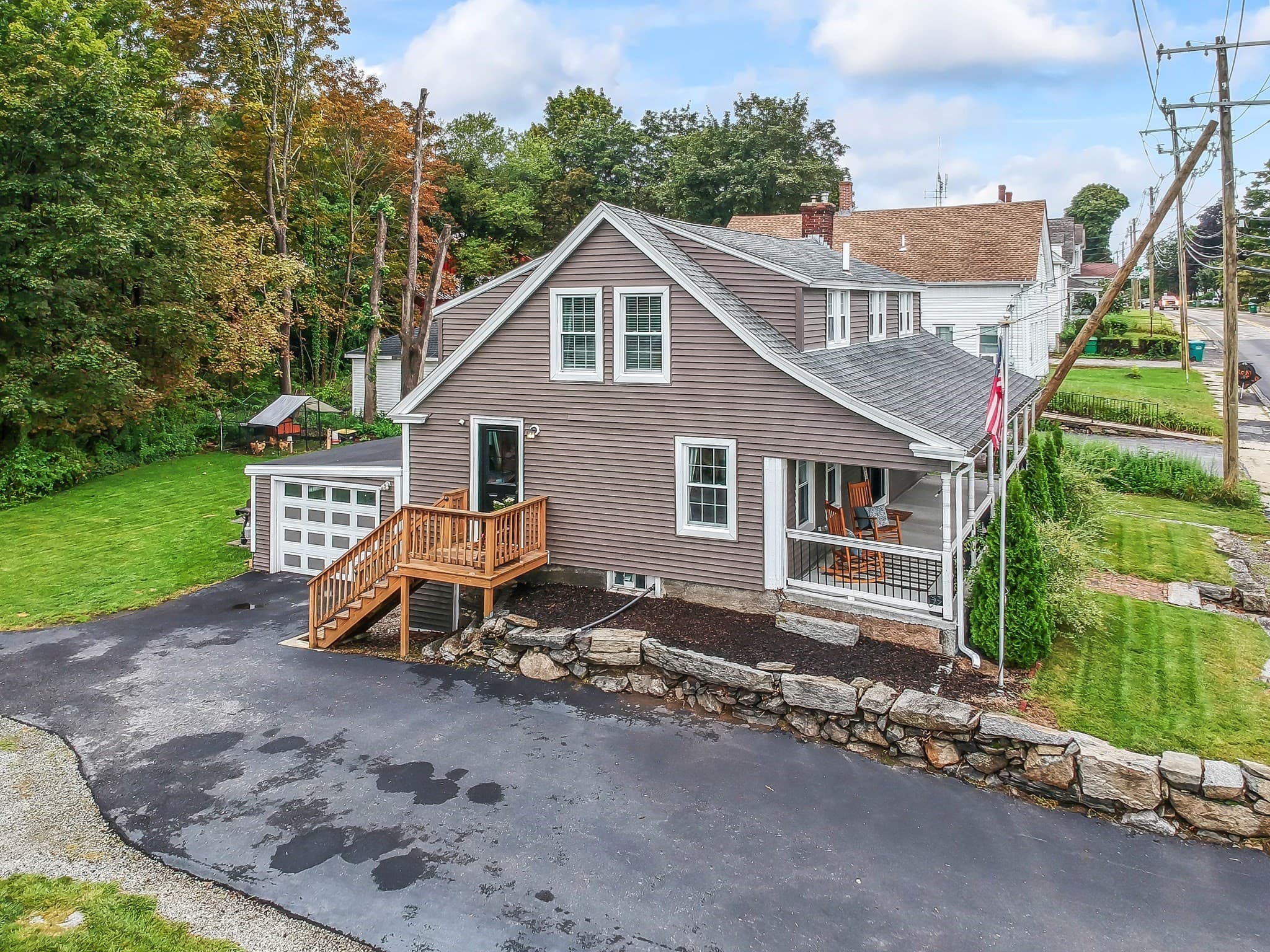 Single Family Residence at 101 S Main St, Uxbridge MA 01569, Uxbridge, photo 3 of 42