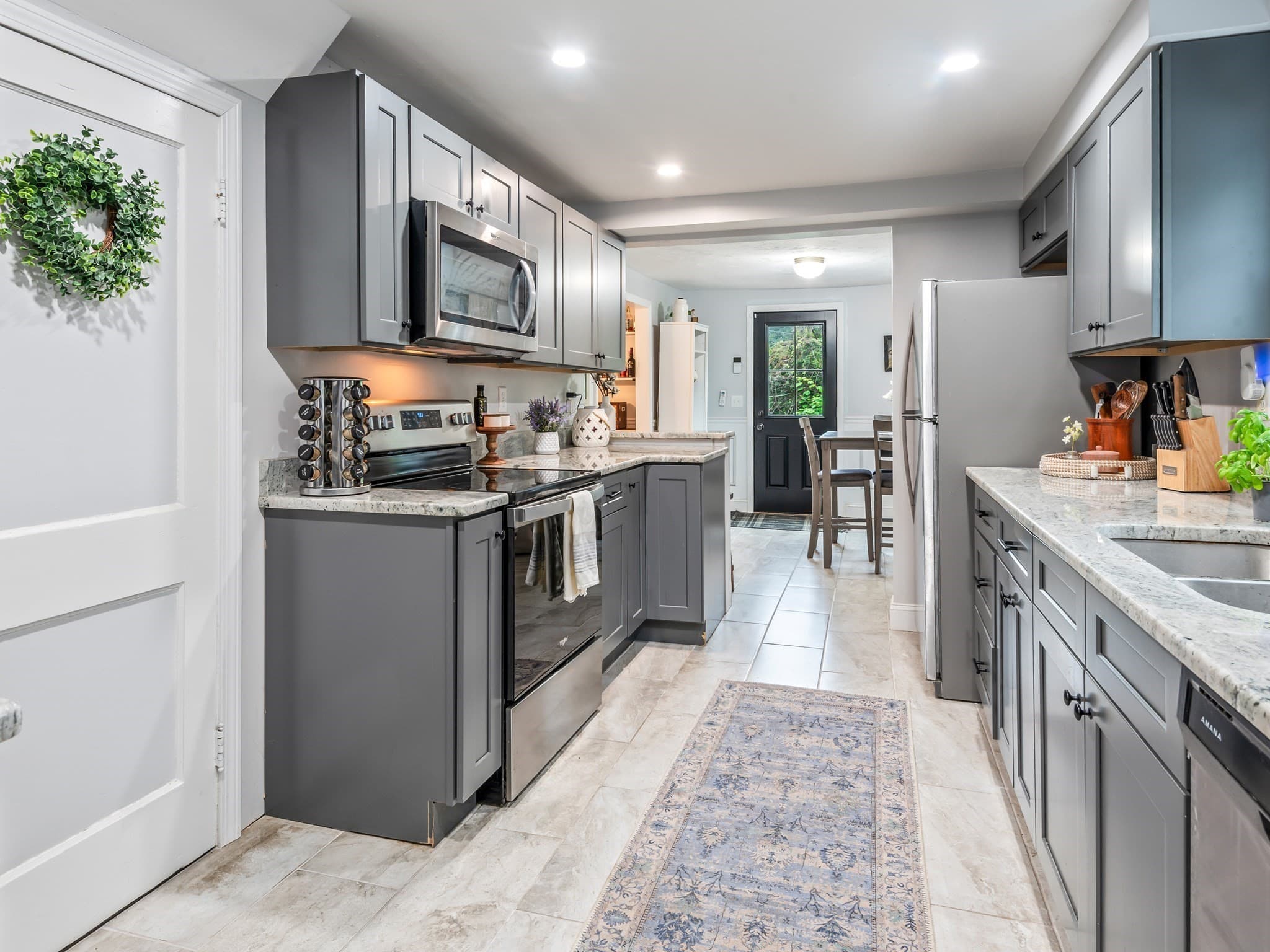 Single Family Residence at 101 S Main St, Uxbridge MA 01569, Uxbridge, photo 14 of 42