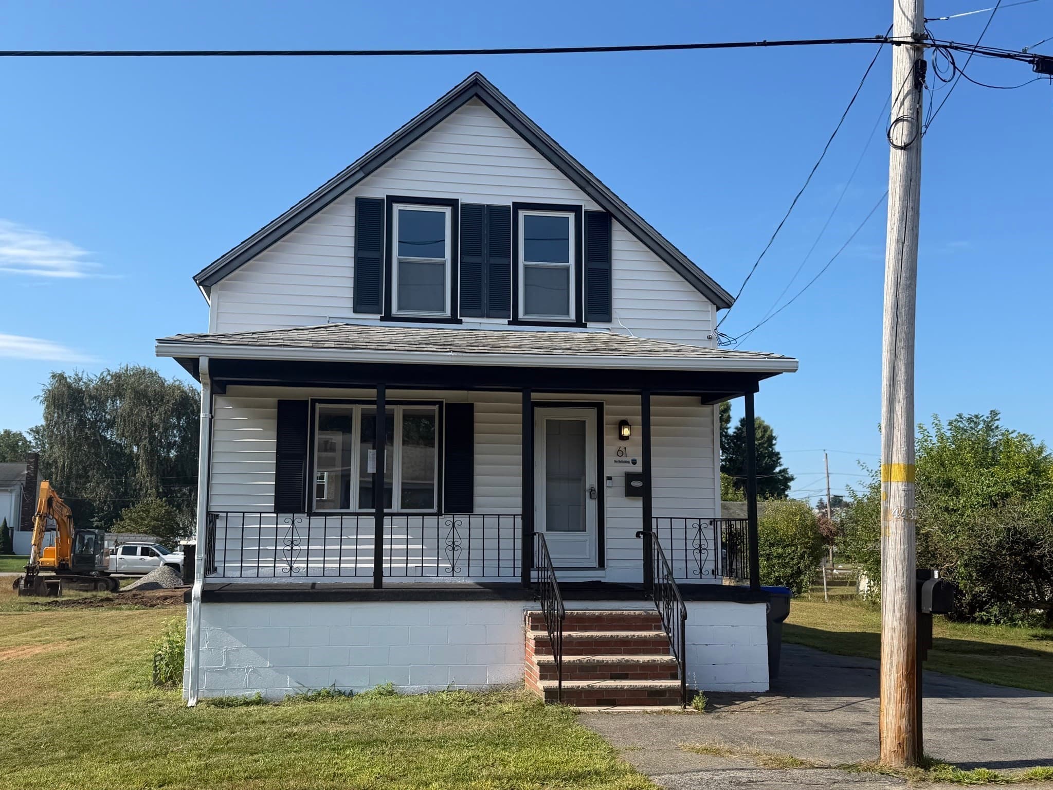 Single Family Residence at 61 Thornton Ave, Methuen MA 01844, Methuen, photo 2 of 11