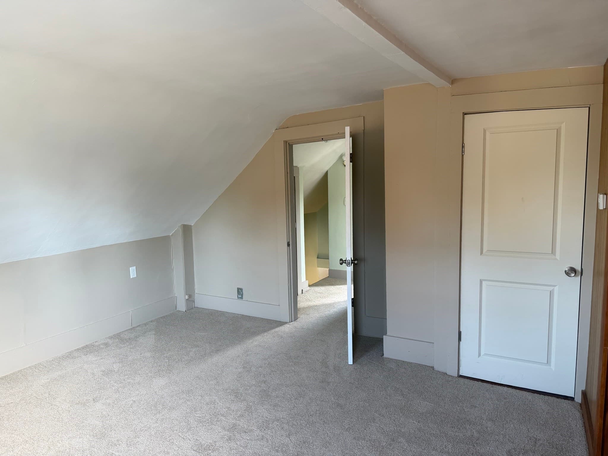 Single Family Residence at 61 Thornton Ave, Methuen MA 01844, Methuen, photo 7 of 11