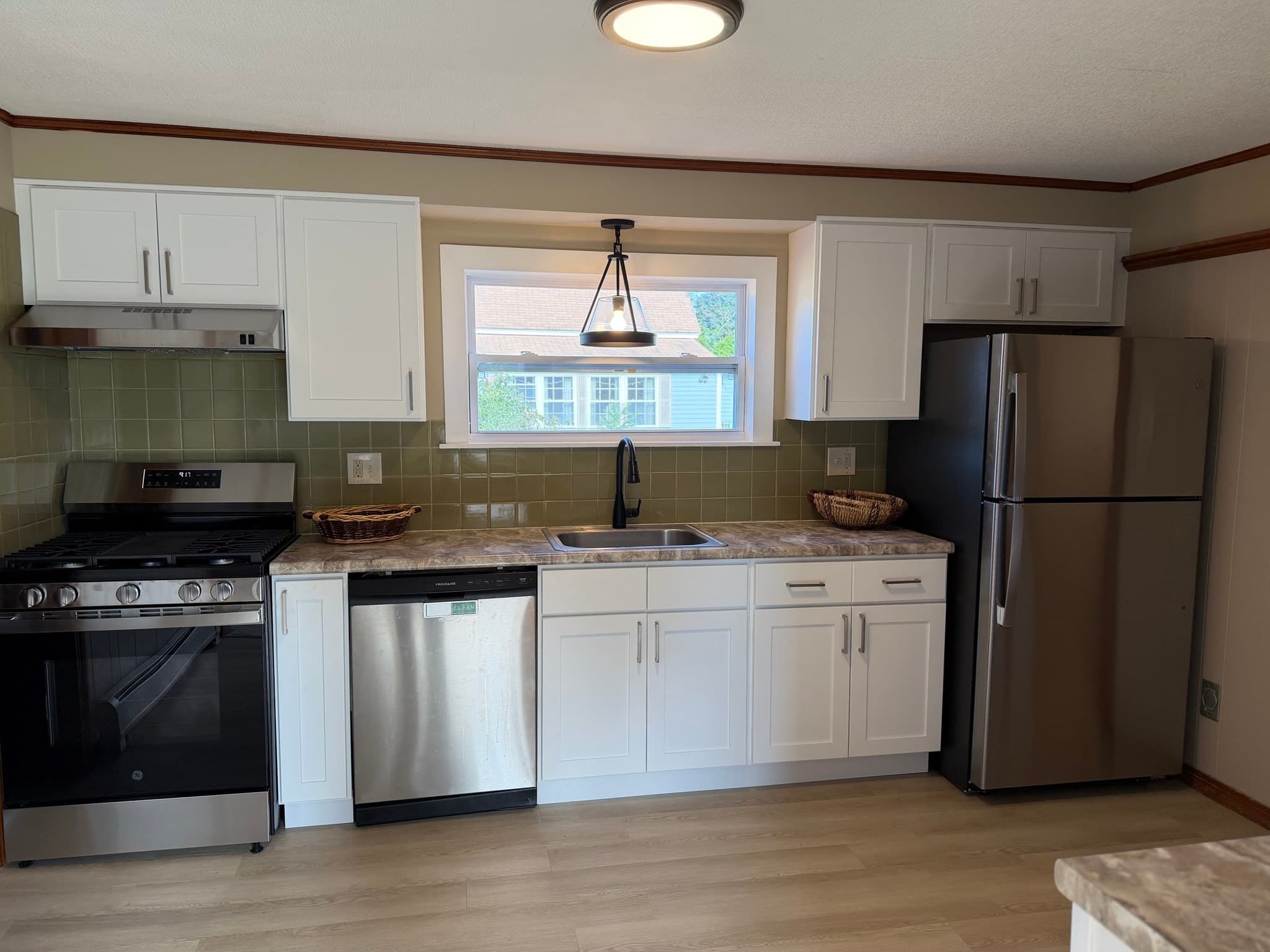 Single Family Residence at 61 Thornton Ave, Methuen MA 01844, Methuen, photo 3 of 11