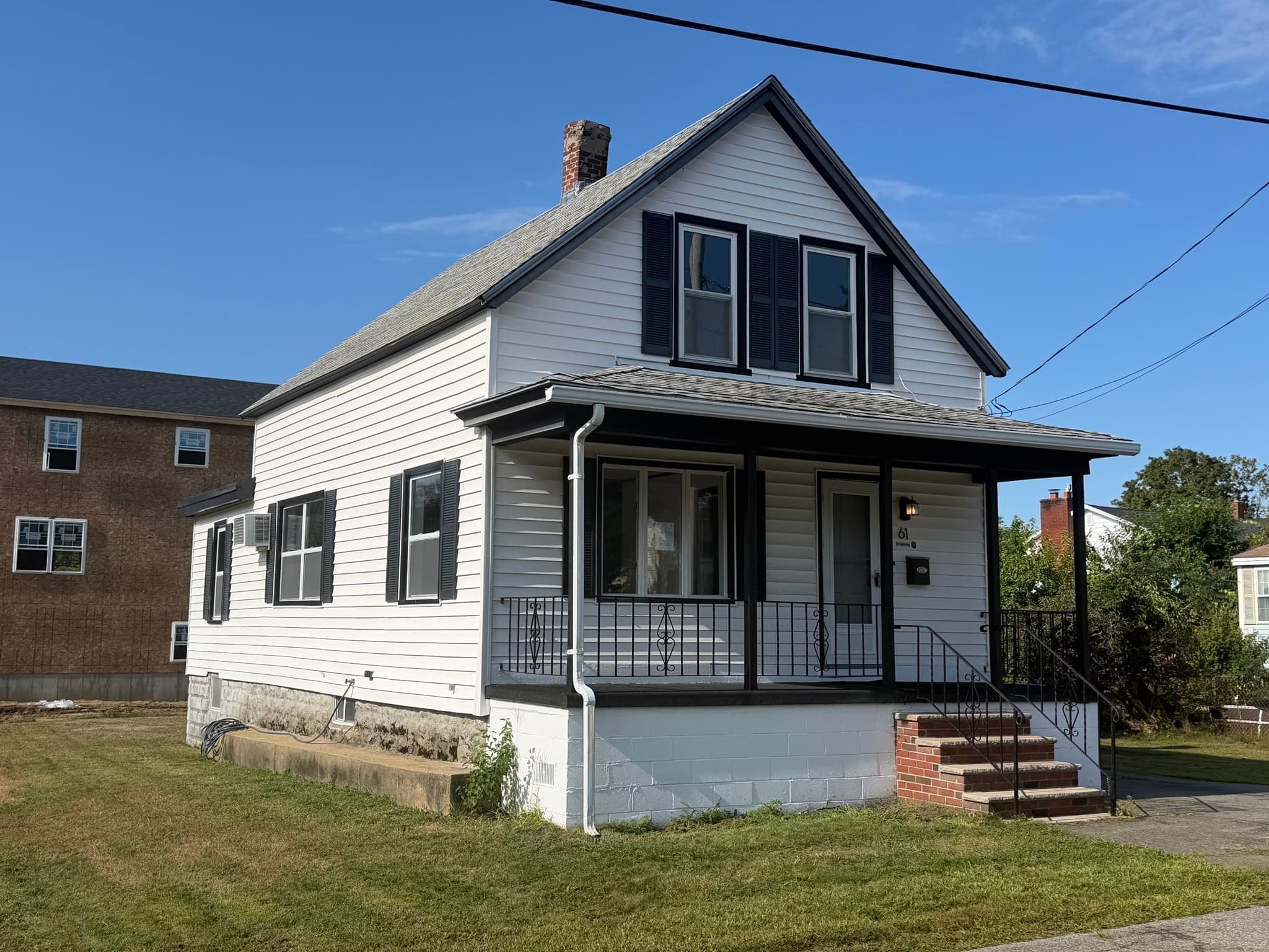 61 Thornton Ave, Methuen MA 01844