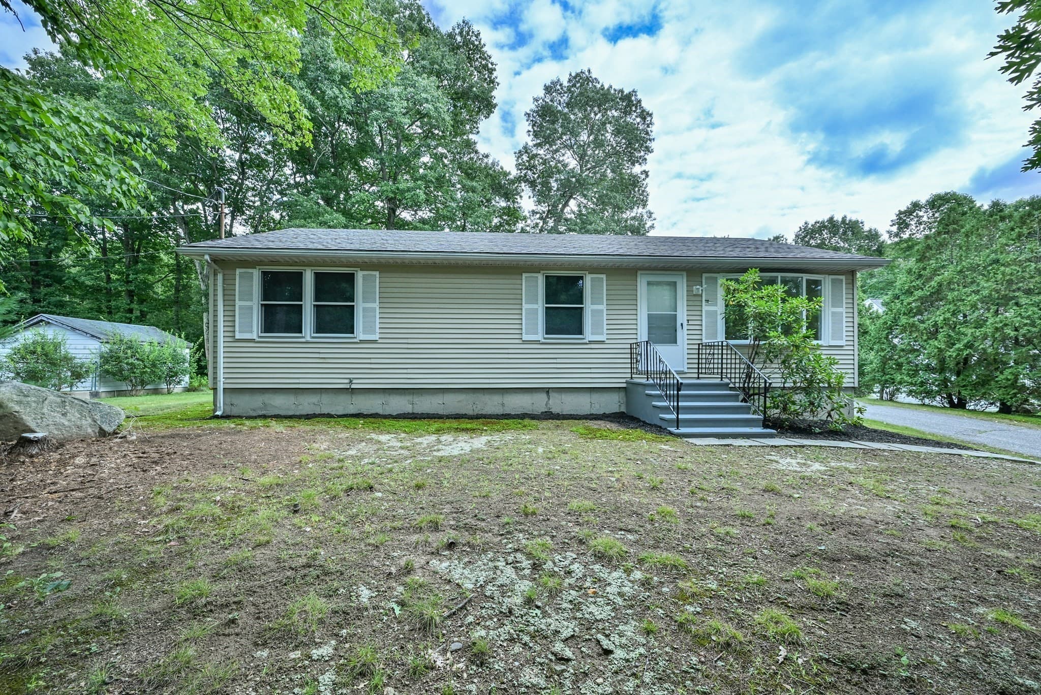 Single Family Residence at 124 Sutton Road, Webster MA 01570, Webster, photo 2 of 28