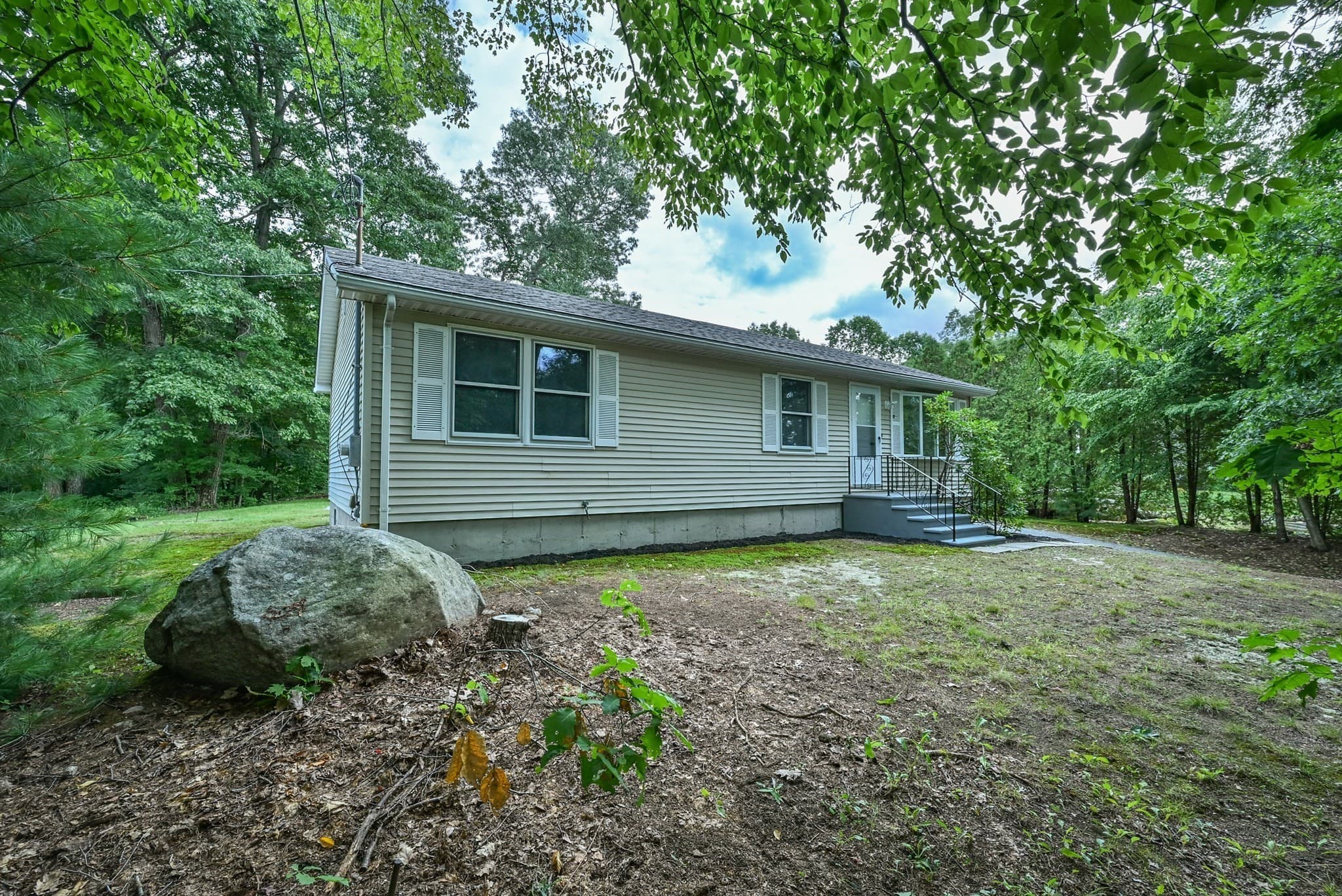Single Family Residence at 124 Sutton Road, Webster MA 01570, Webster, photo 3 of 28