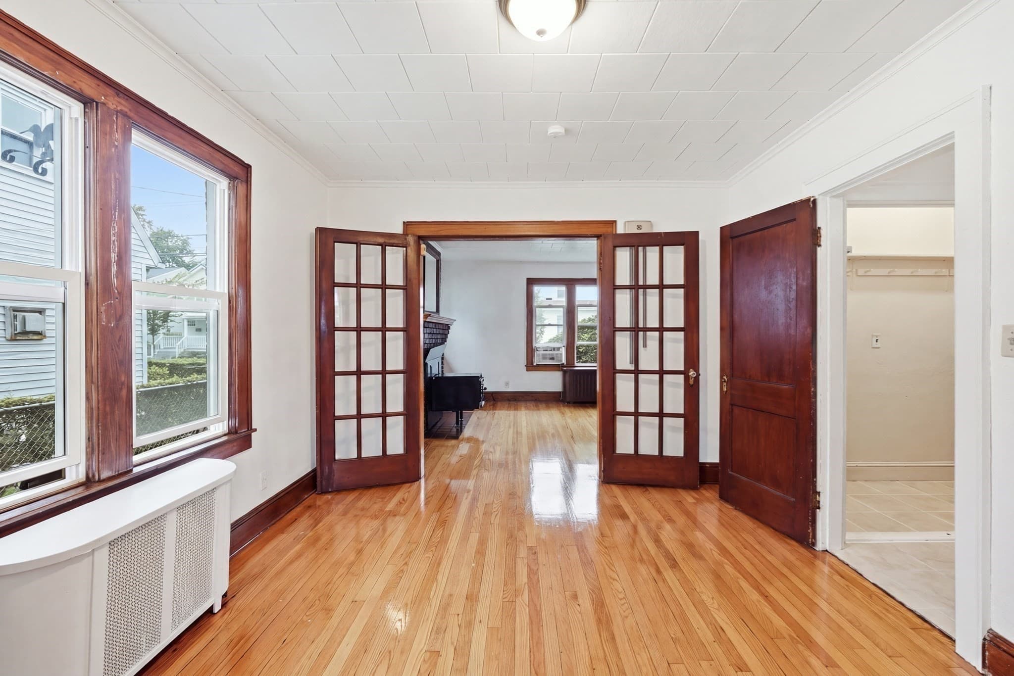 Single Family Residence at 73 Santa Barbara St, Springfield MA 01104, Springfield, photo 13 of 35