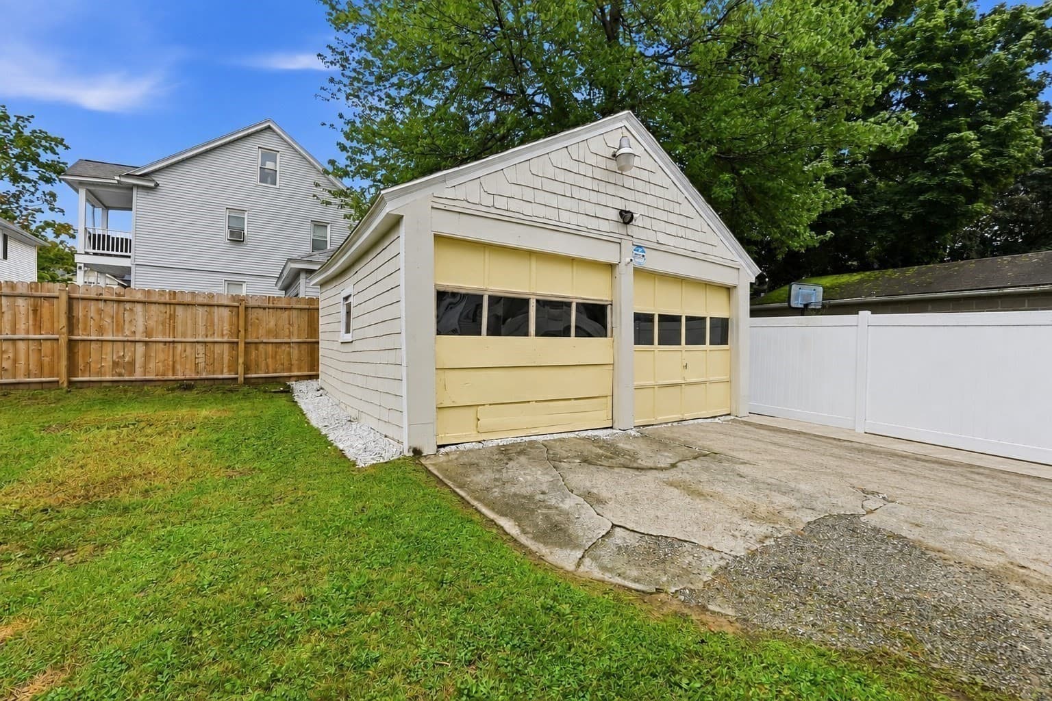 Single Family Residence at 73 Santa Barbara St, Springfield MA 01104, Springfield, photo 32 of 35