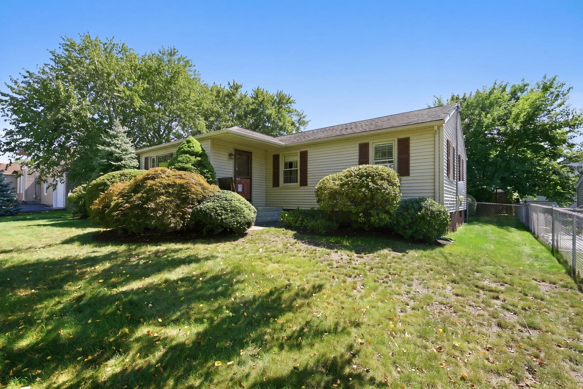 Single Family Residence at 25 Gertrude St, Springfield MA 01118, Springfield, photo 33 of 42